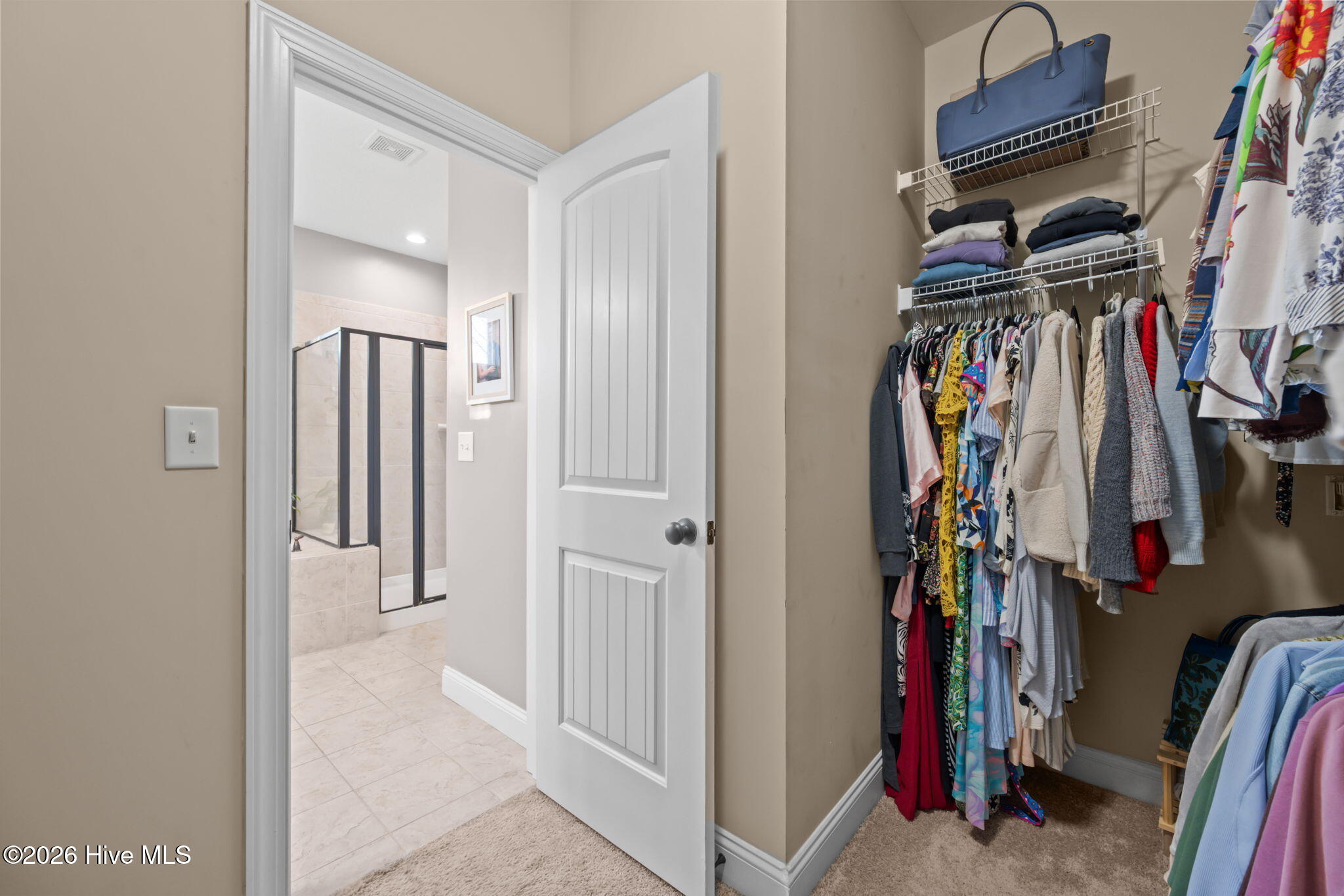 100557022 | Photo 22