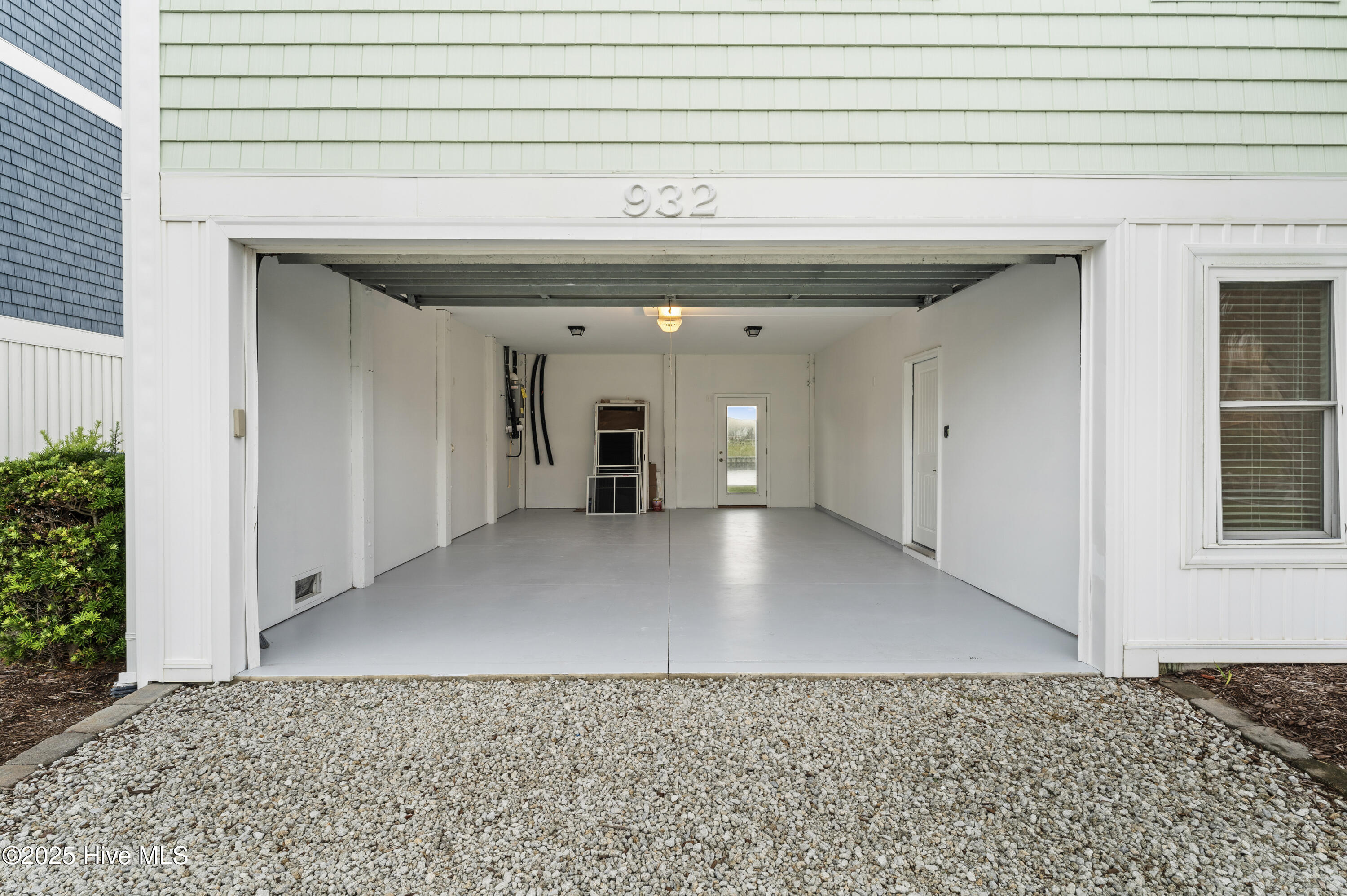 100522807 | Photo 19