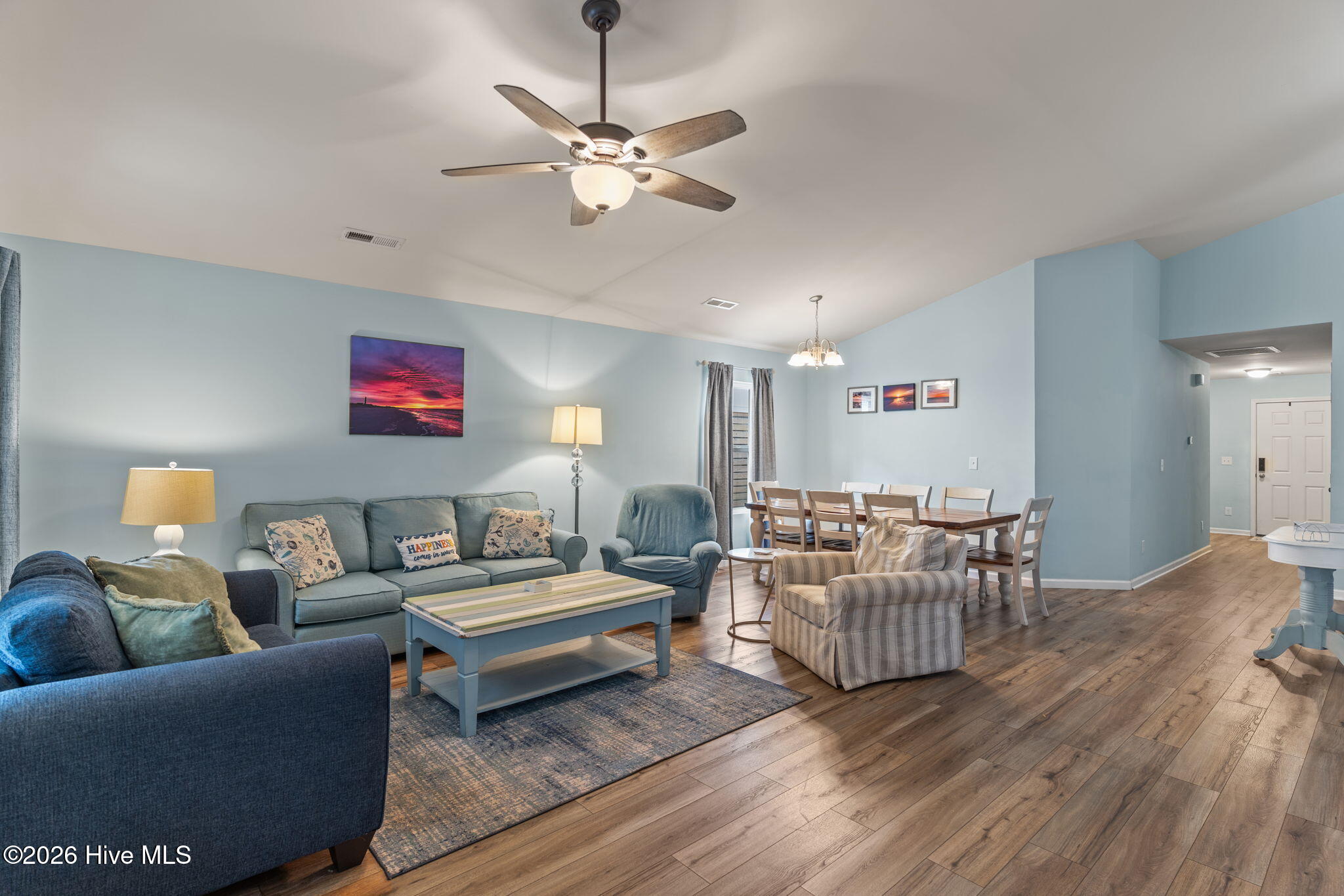 100564480 | Photo 14