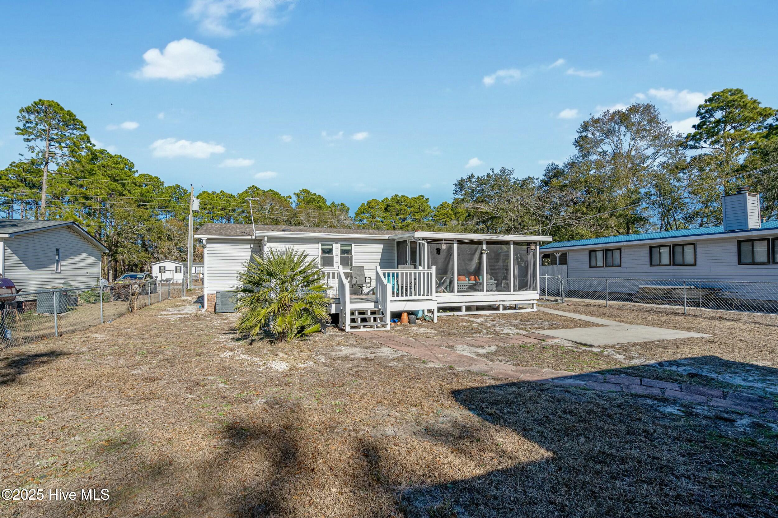 100482748 | Photo 28