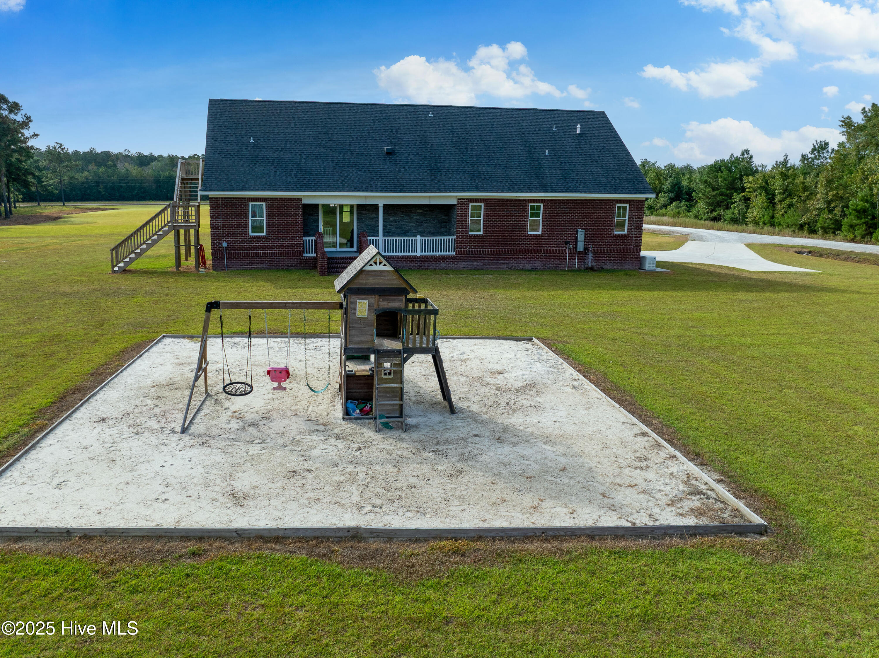 100531551 | Photo 40