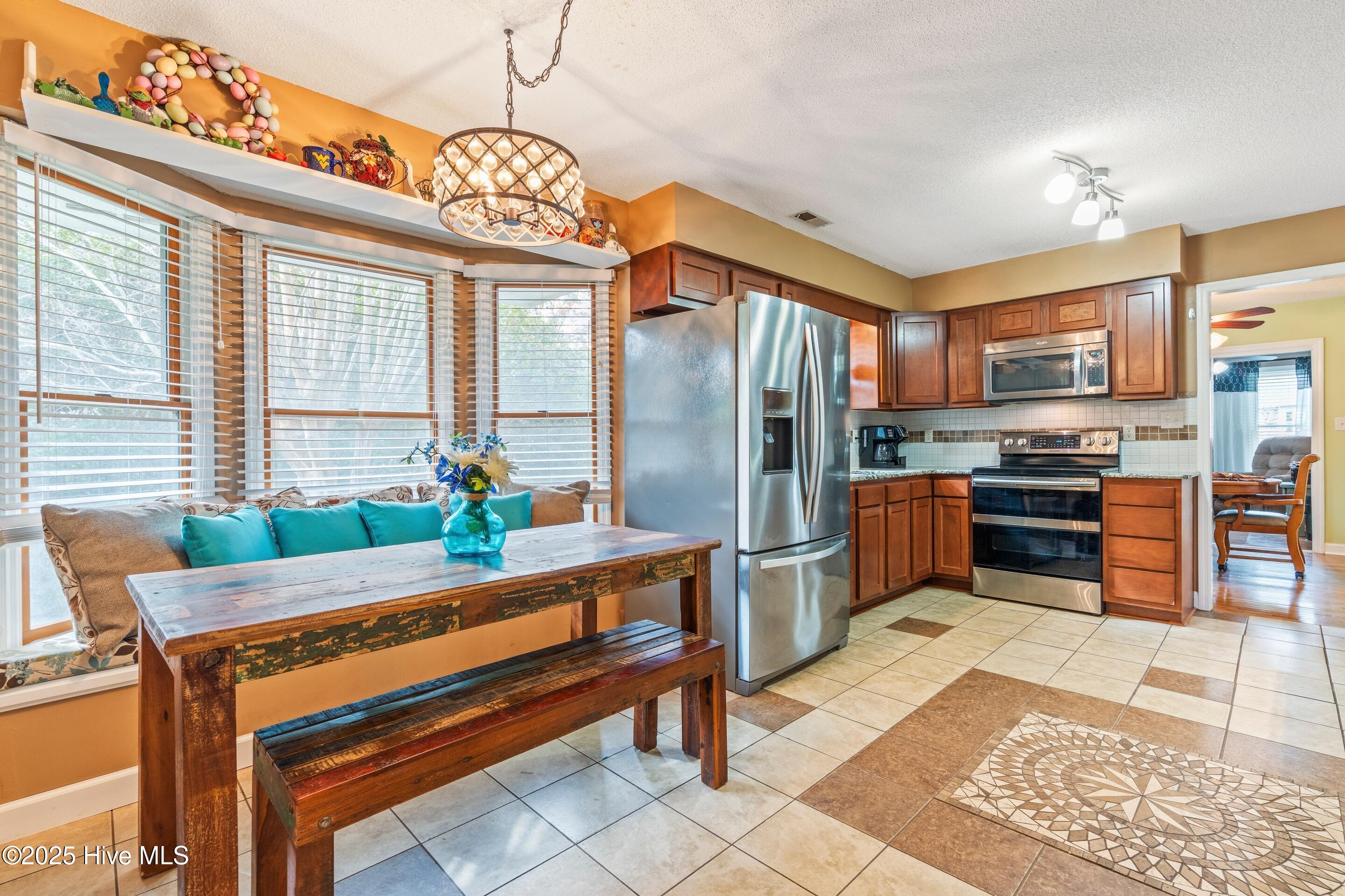 100543561 | Photo 18