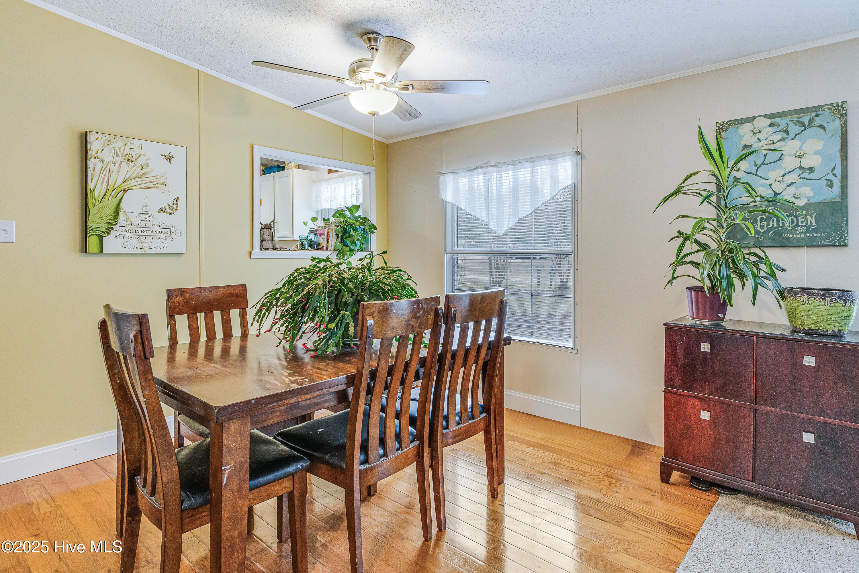 100543830 | Photo 19