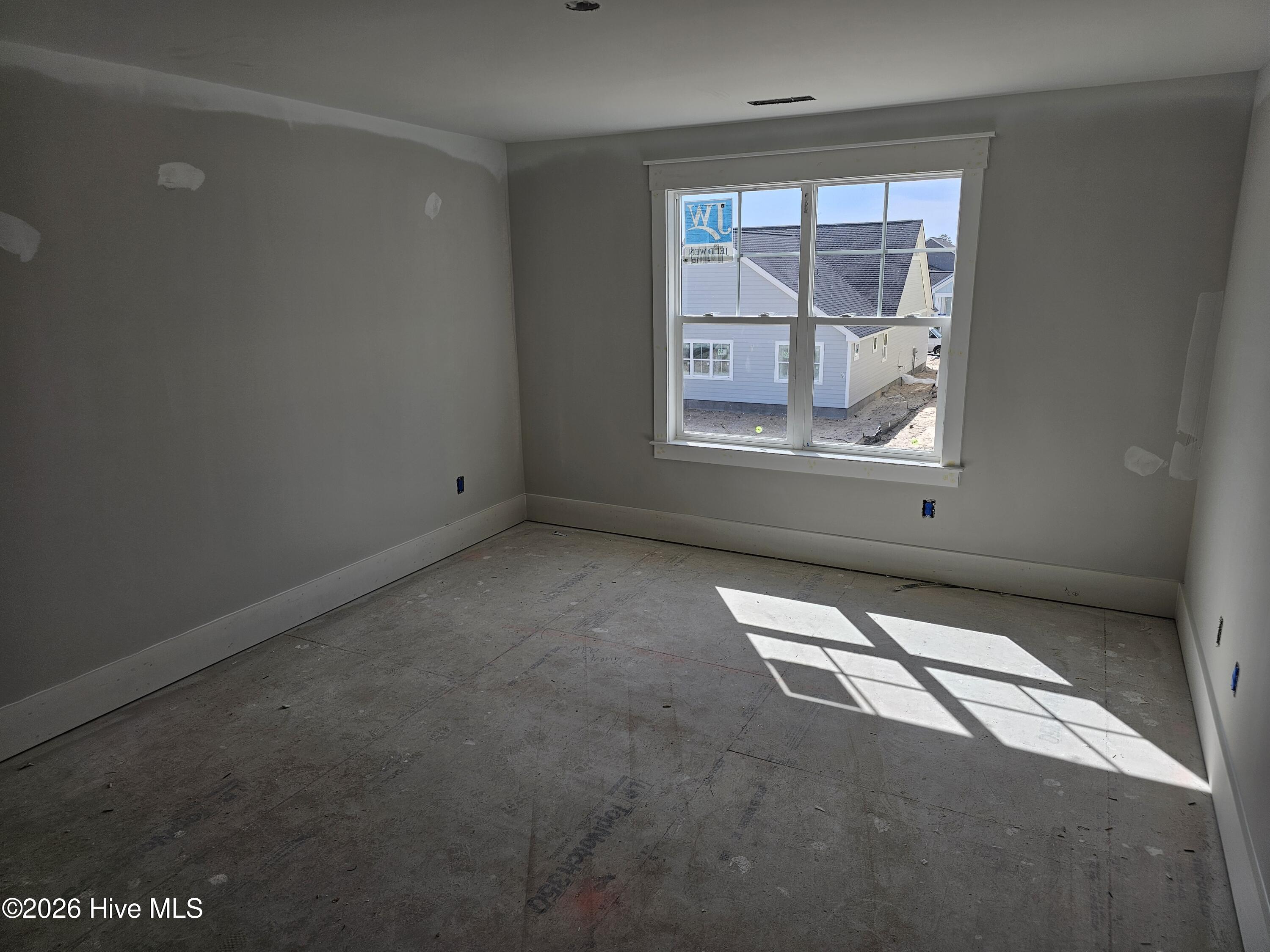 100560952 | Photo 13