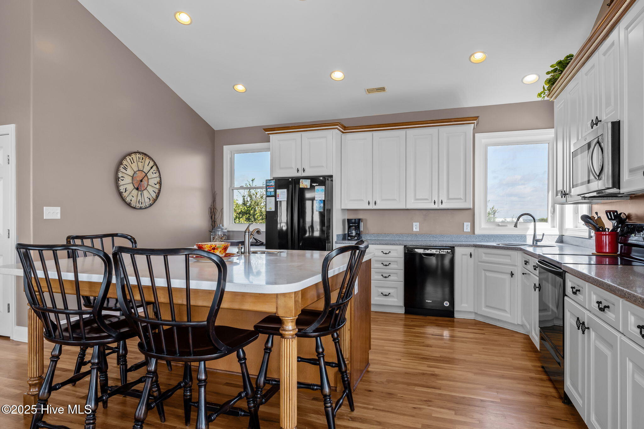 100531383 | Photo 17