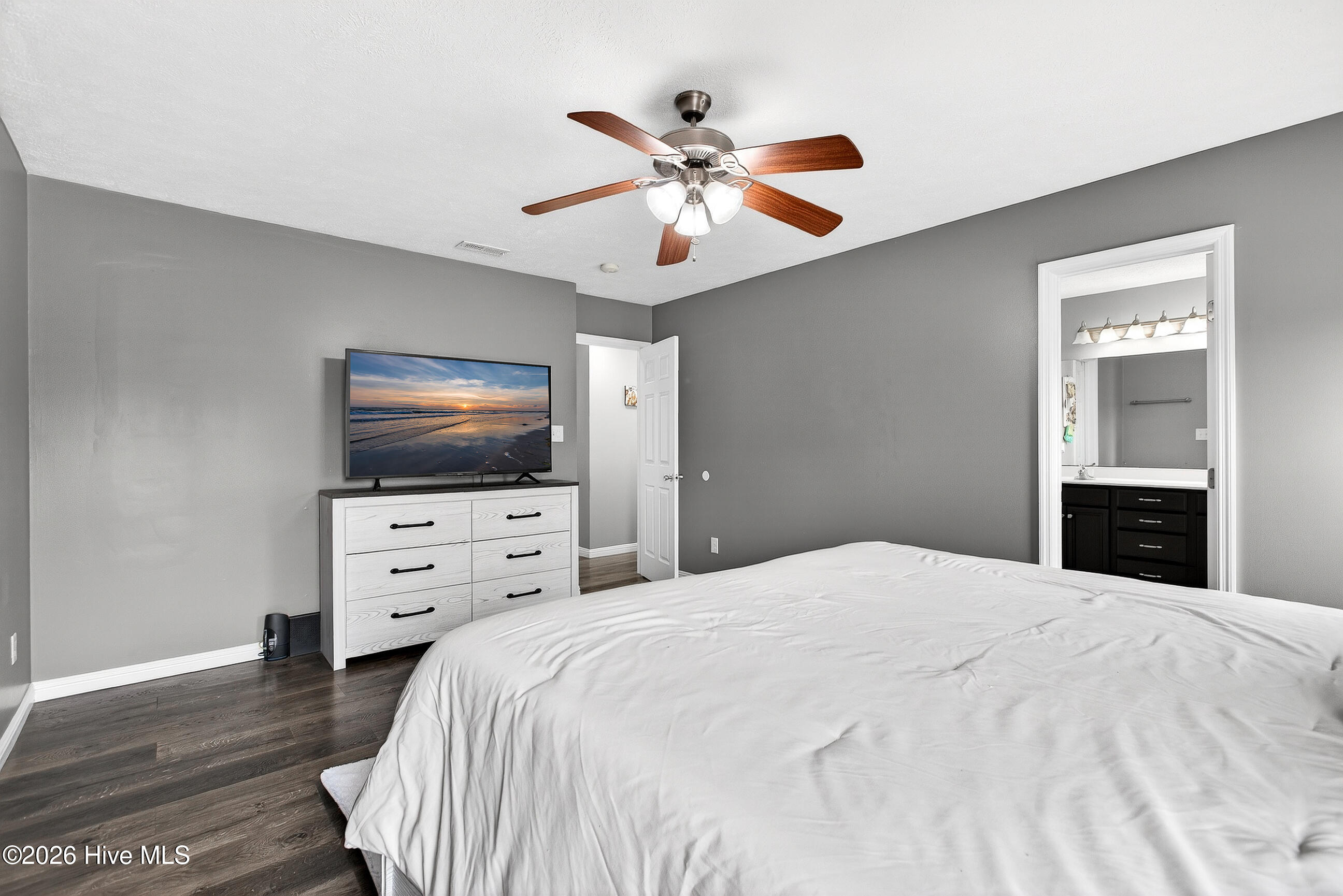 100558339 | Photo 17