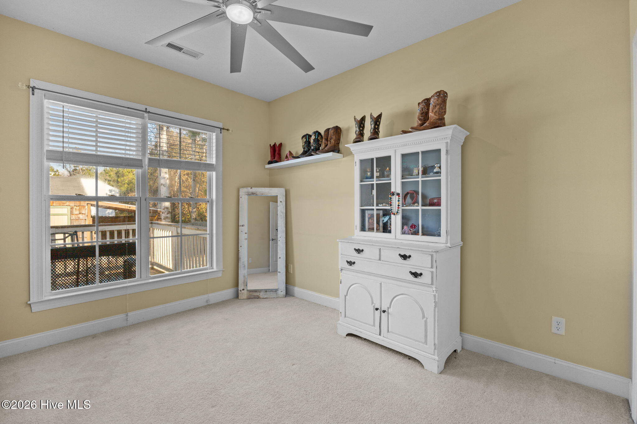 100548073 | Photo 28