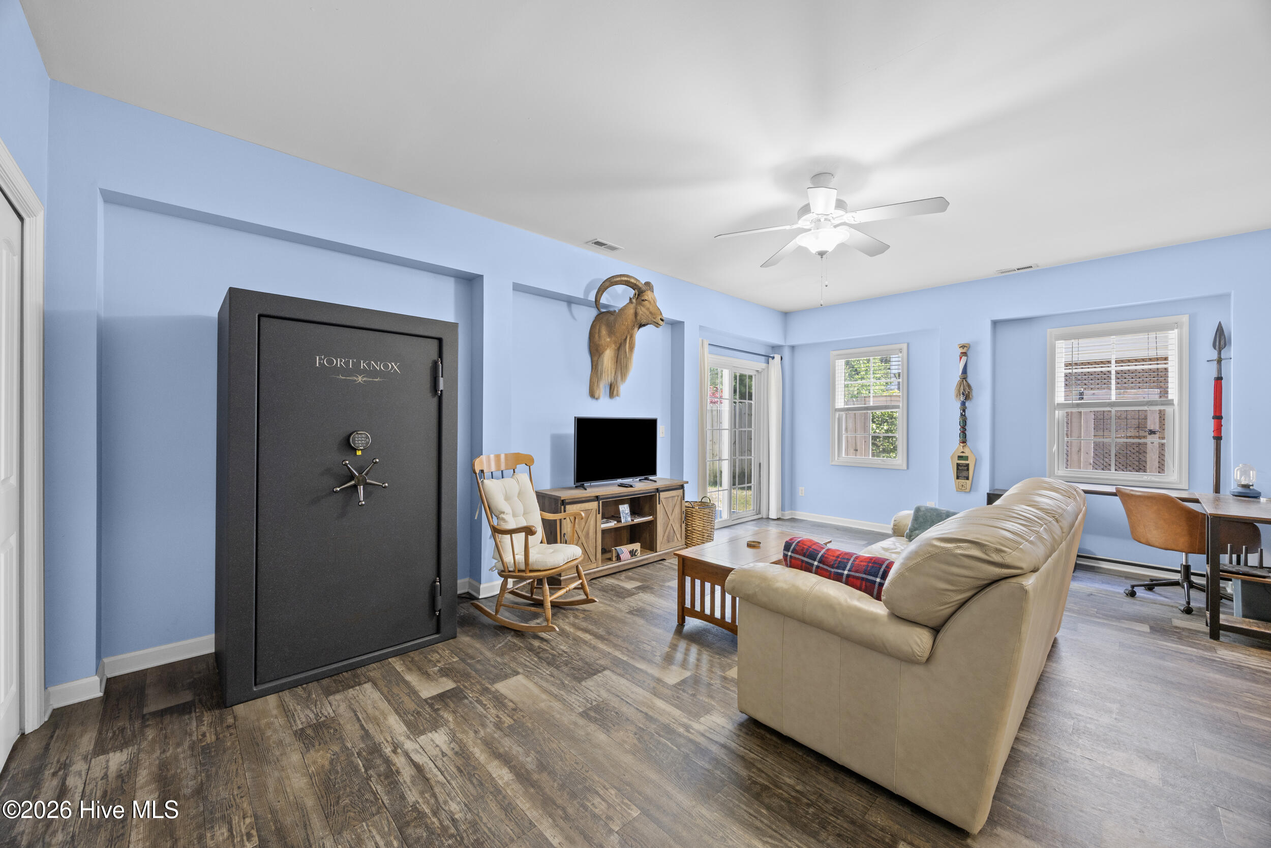 100569653 | Photo 22