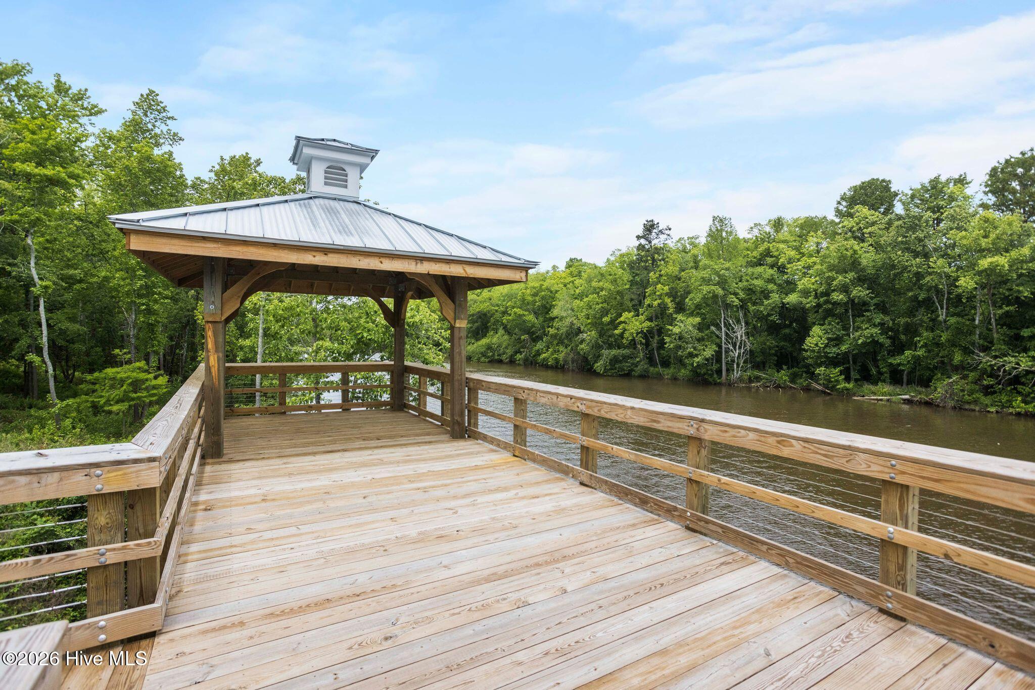 100569004 | Photo 120