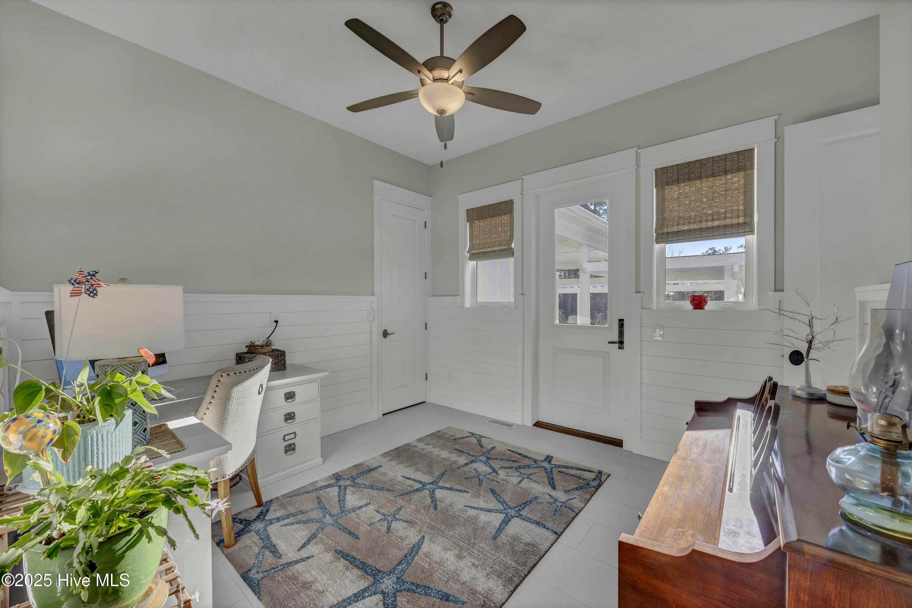 100543149 | Photo 30