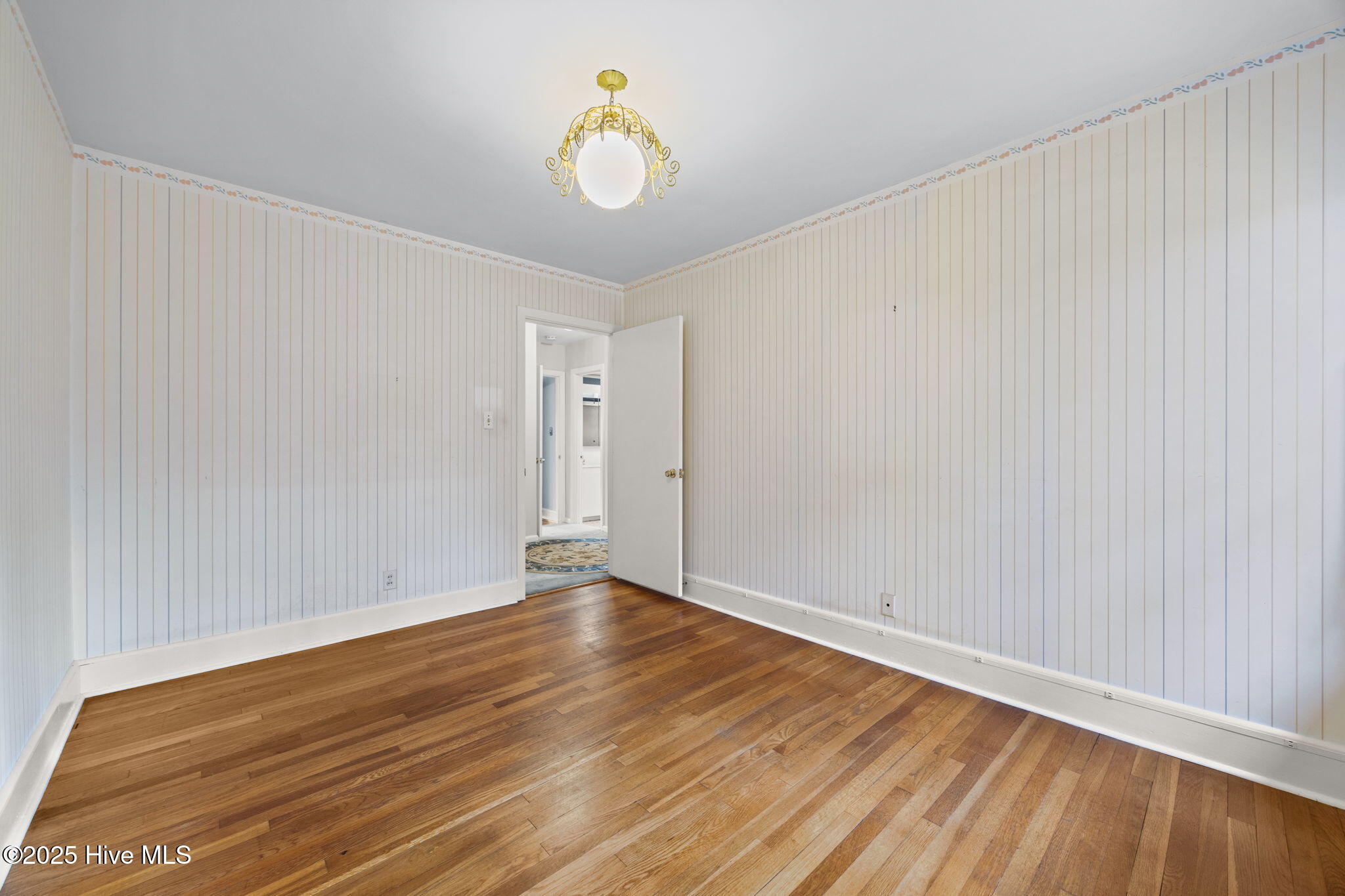 100544163 | Photo 28