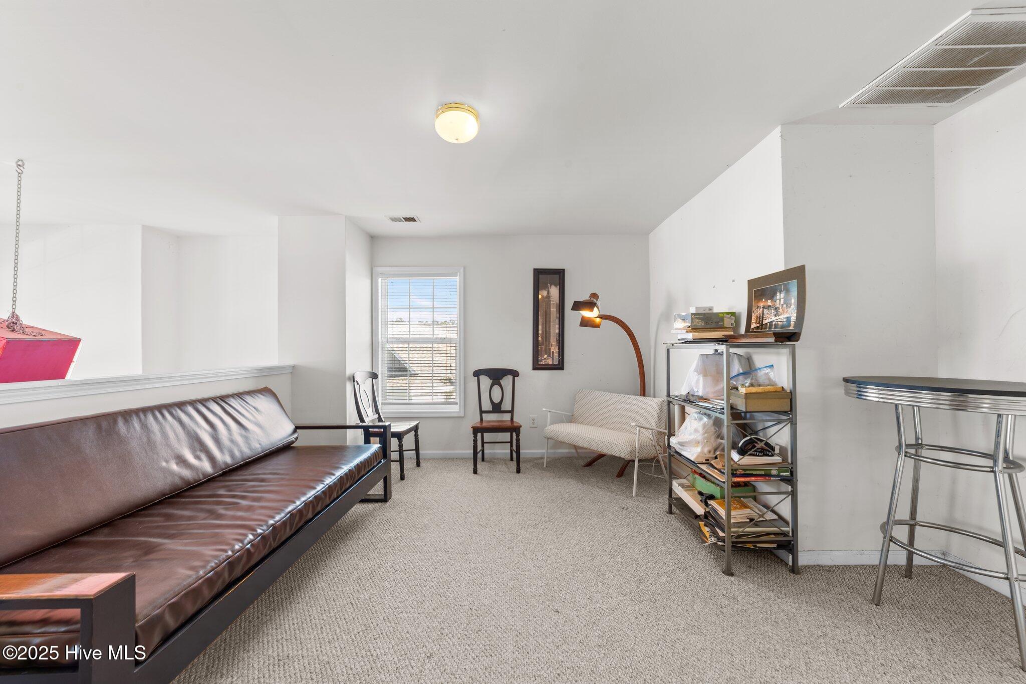 100502456 | Photo 22