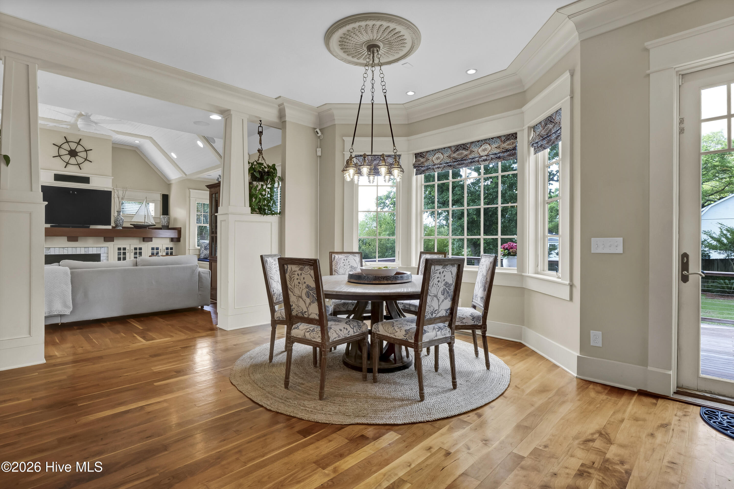 100552686 | Photo 16