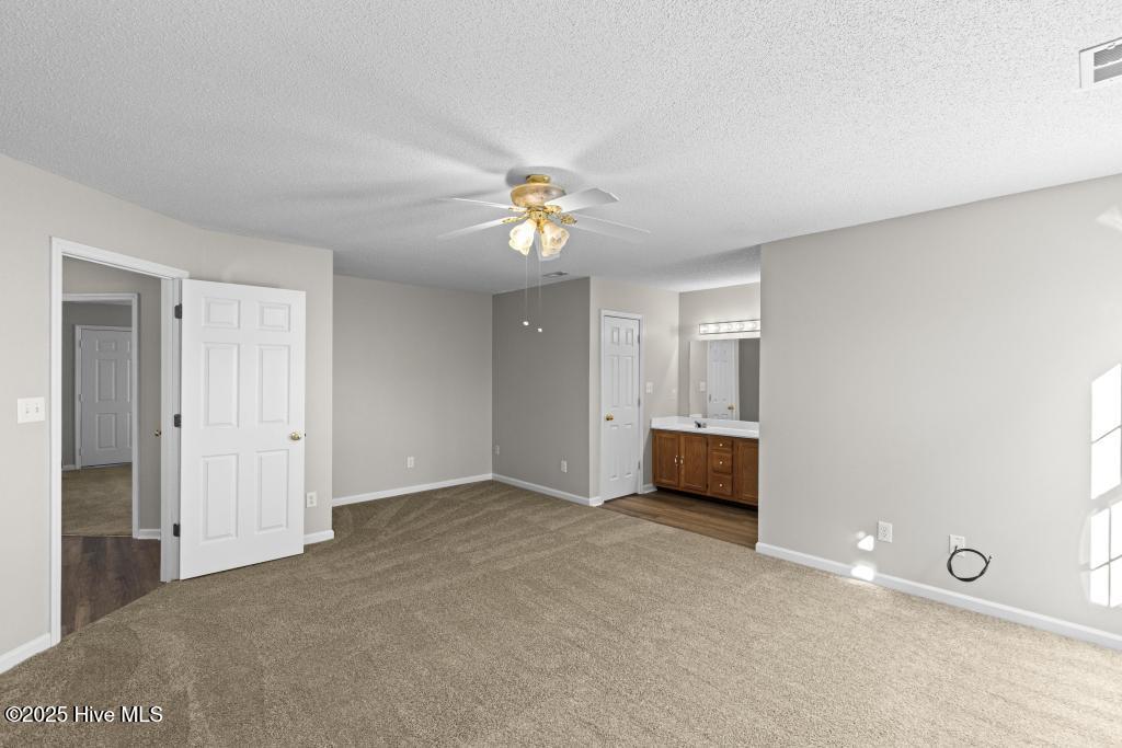 100546857 | Photo 36