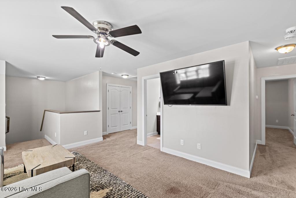 100562207 | Photo 31