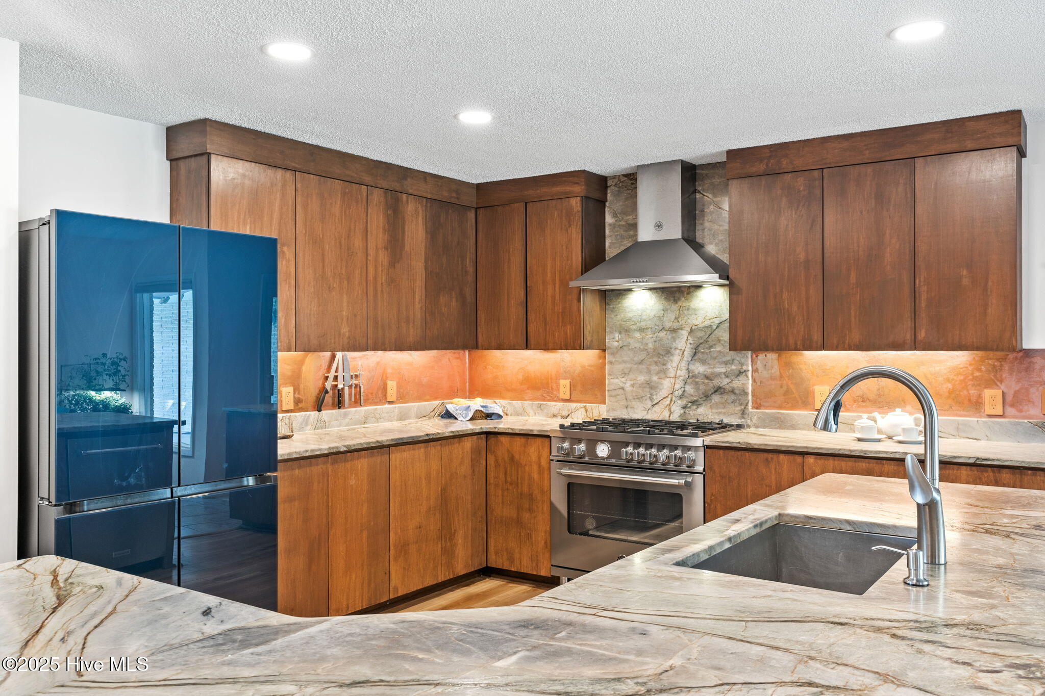 100544236 | Photo 21