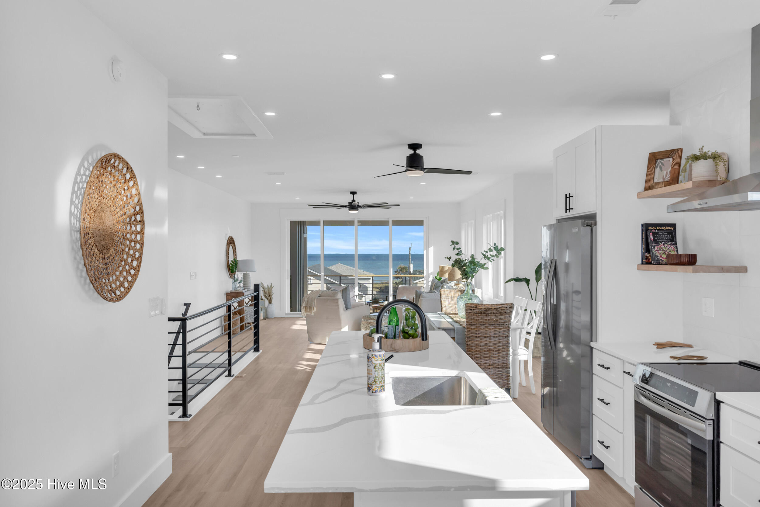 100535218 | Photo 20