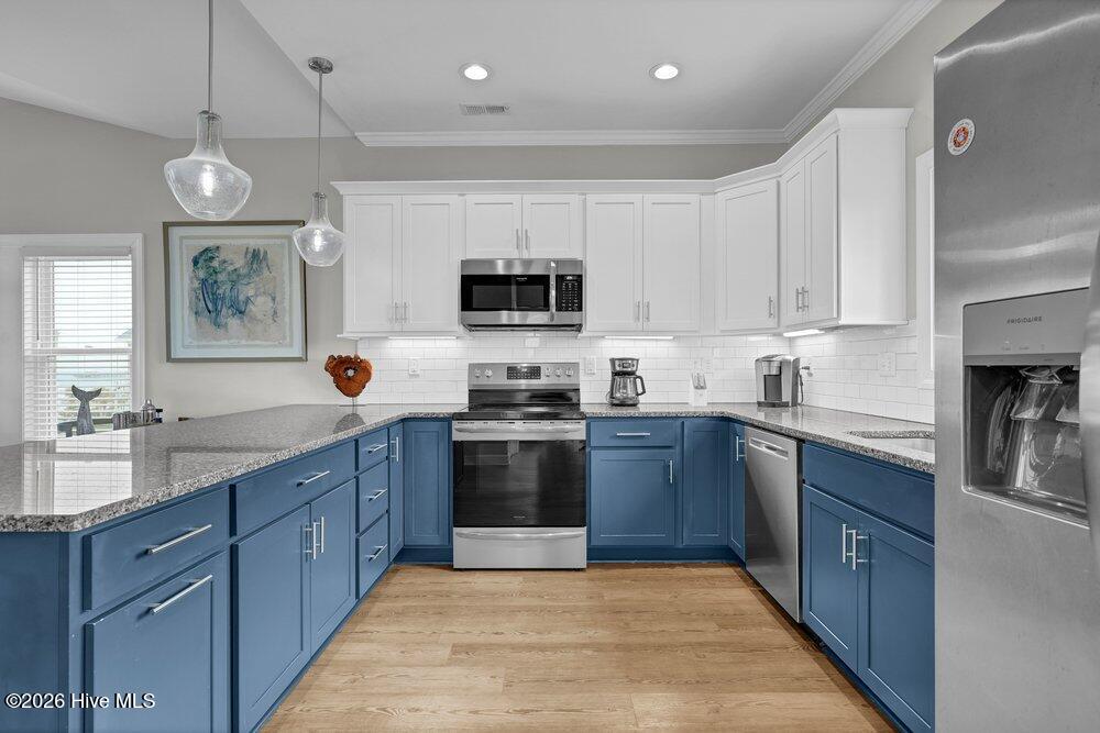 100558535 | Photo 40