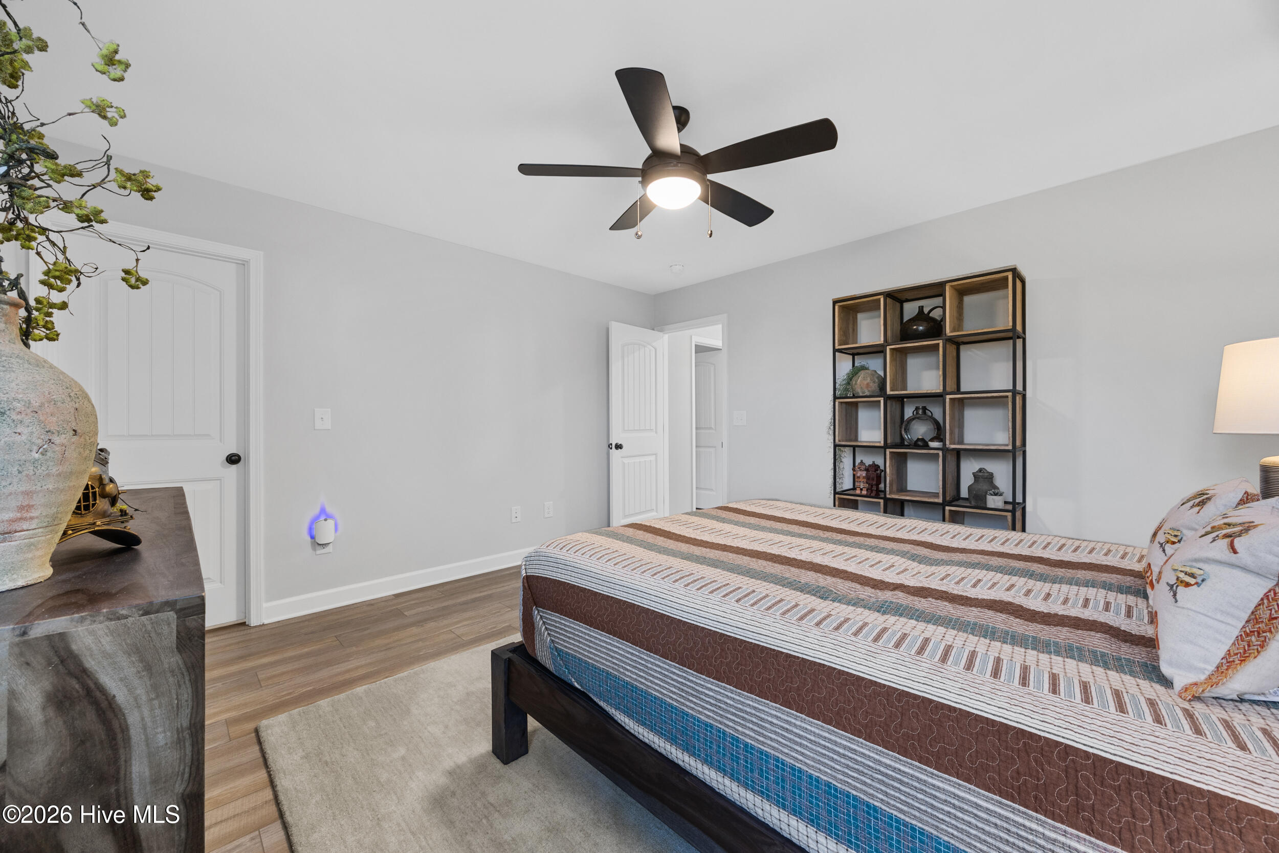 100548050 | Photo 34