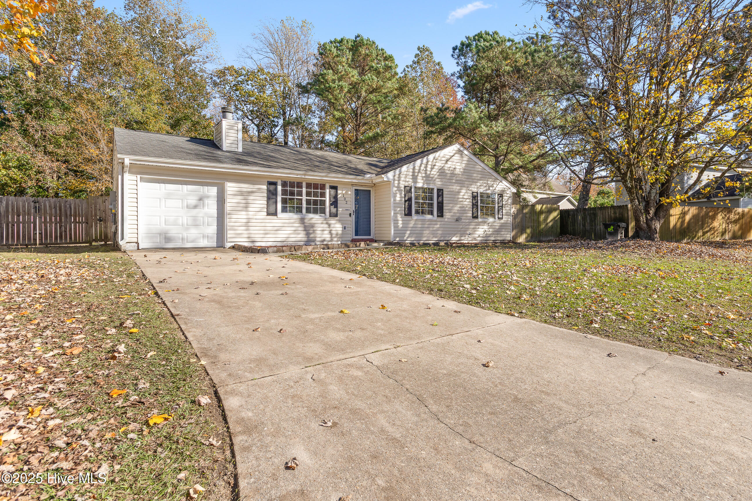 102 Winter Road, Jacksonville, NC 28540 – photo 2: 02