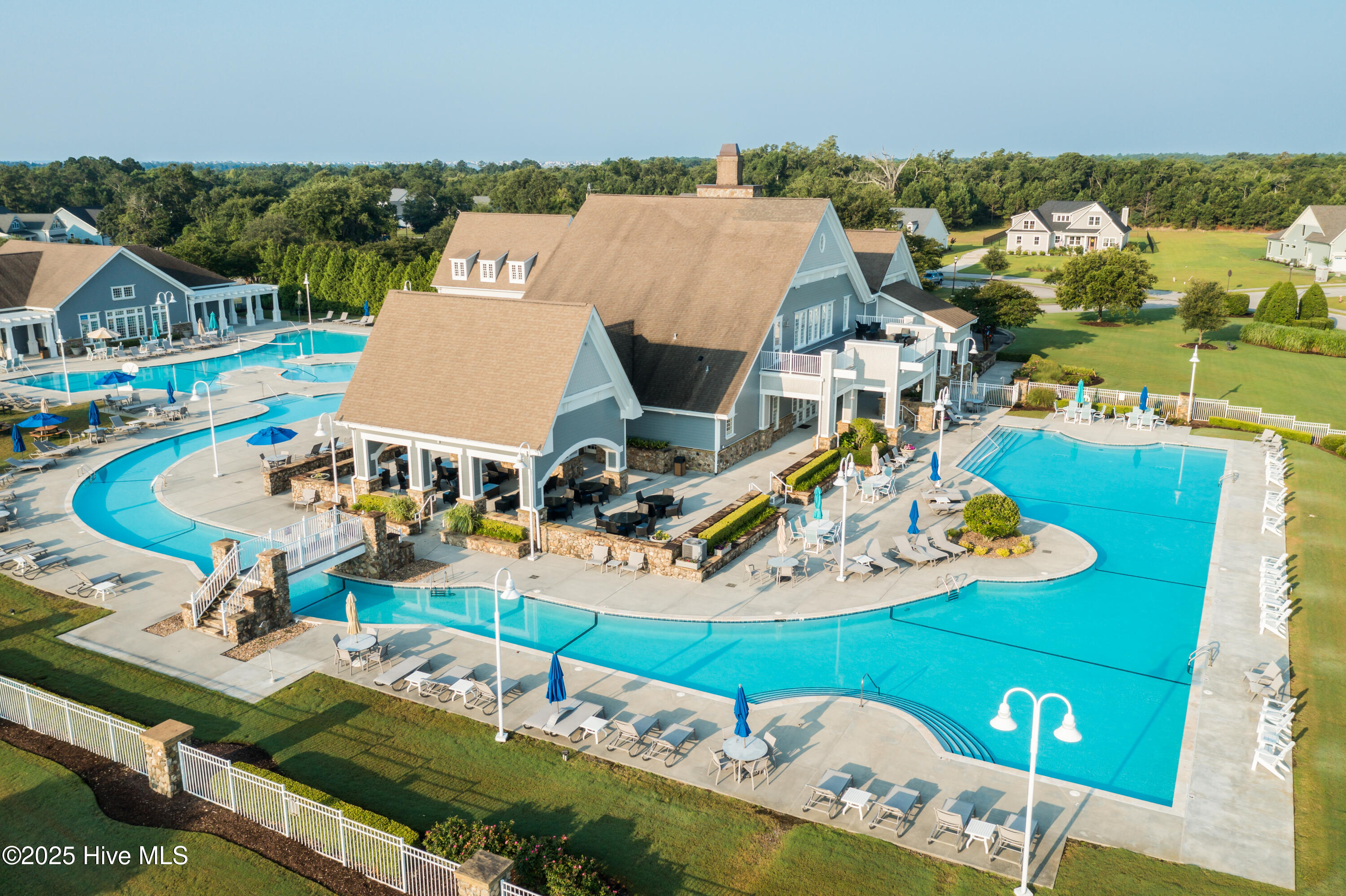 100557420 | Photo 21