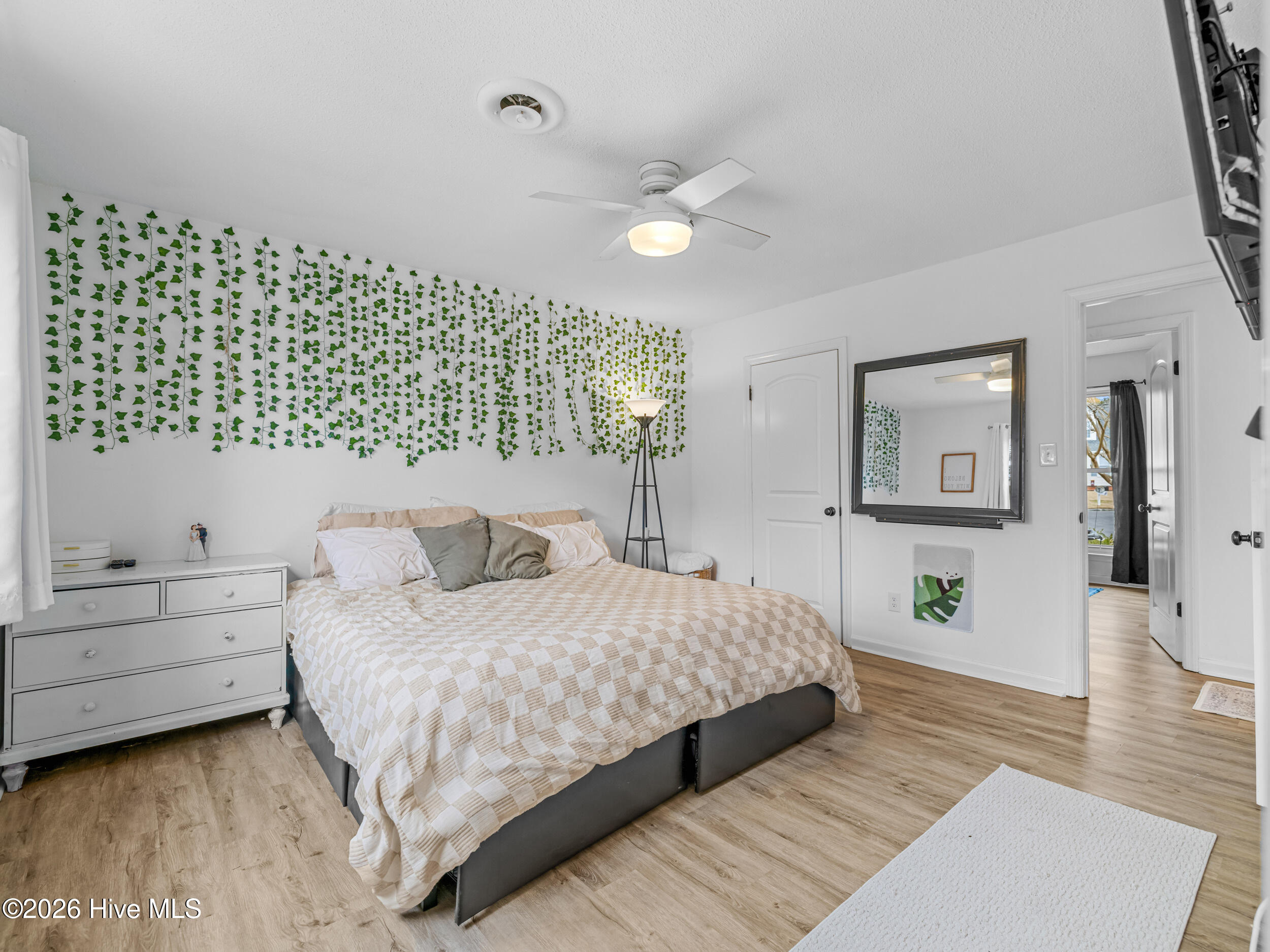 100556726 | Photo 40