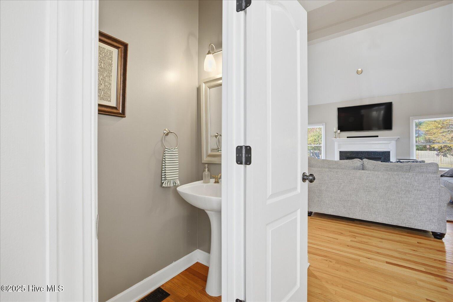 100542607 | Photo 18