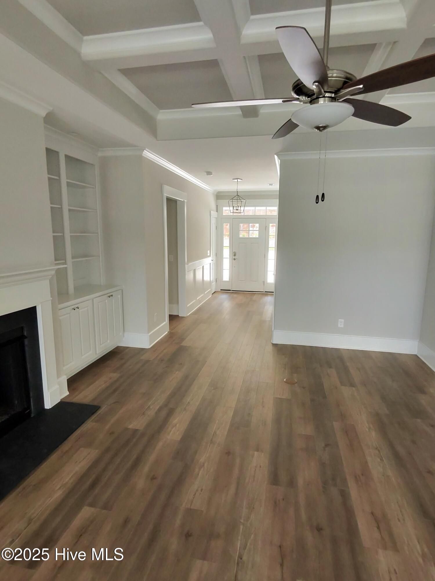 100518312 | Photo 22