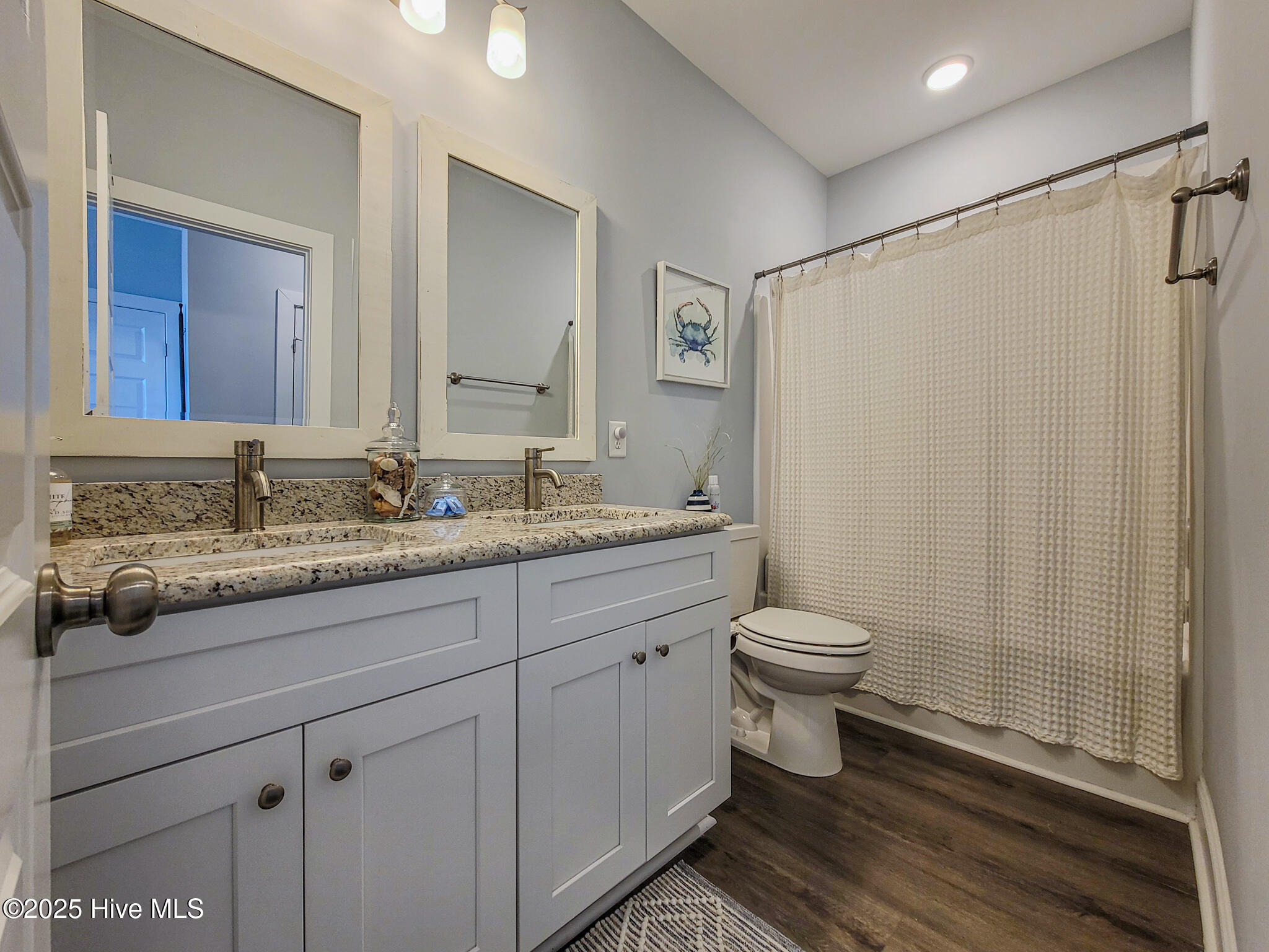 100540688 | Photo 40