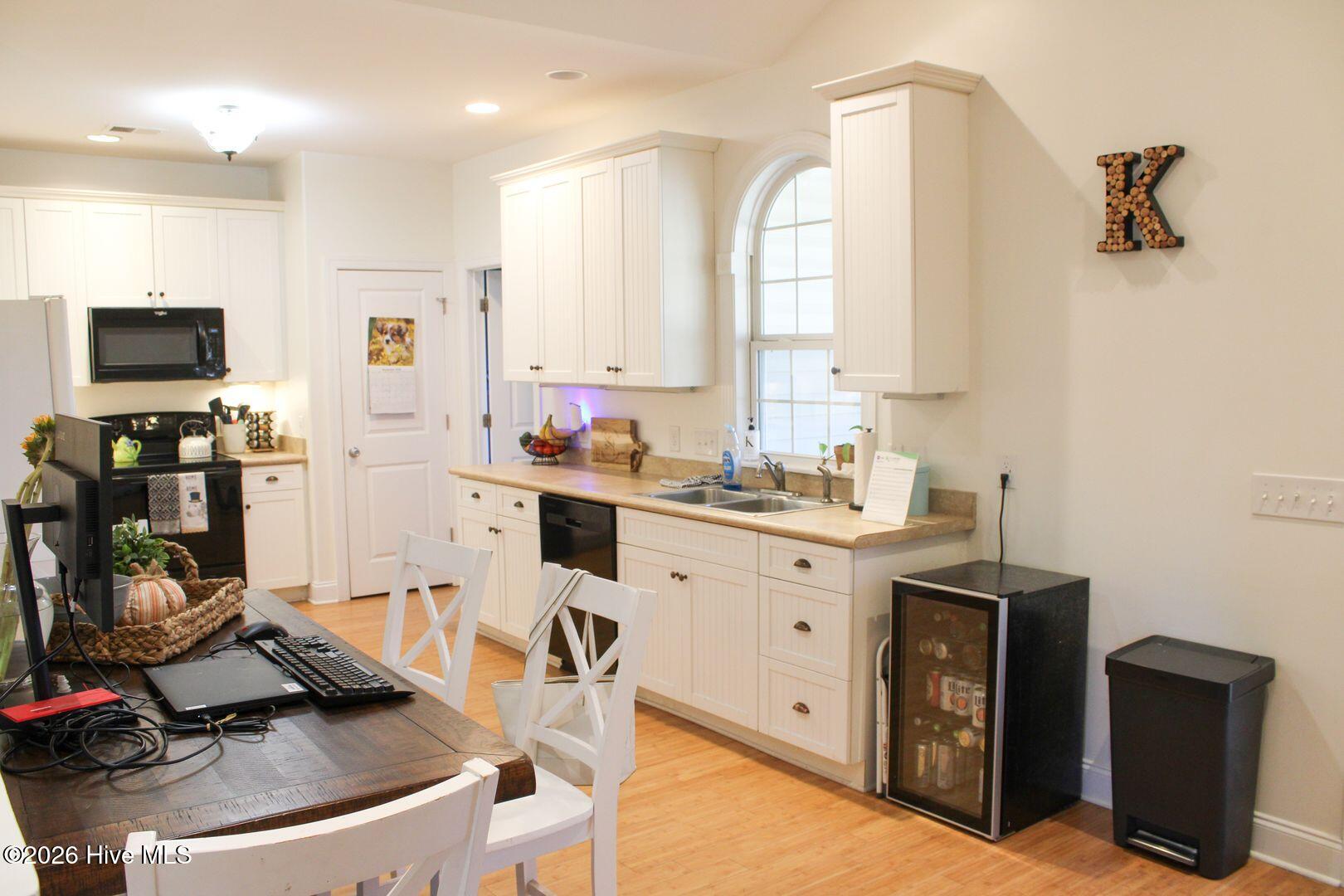 100546828 | Photo 38