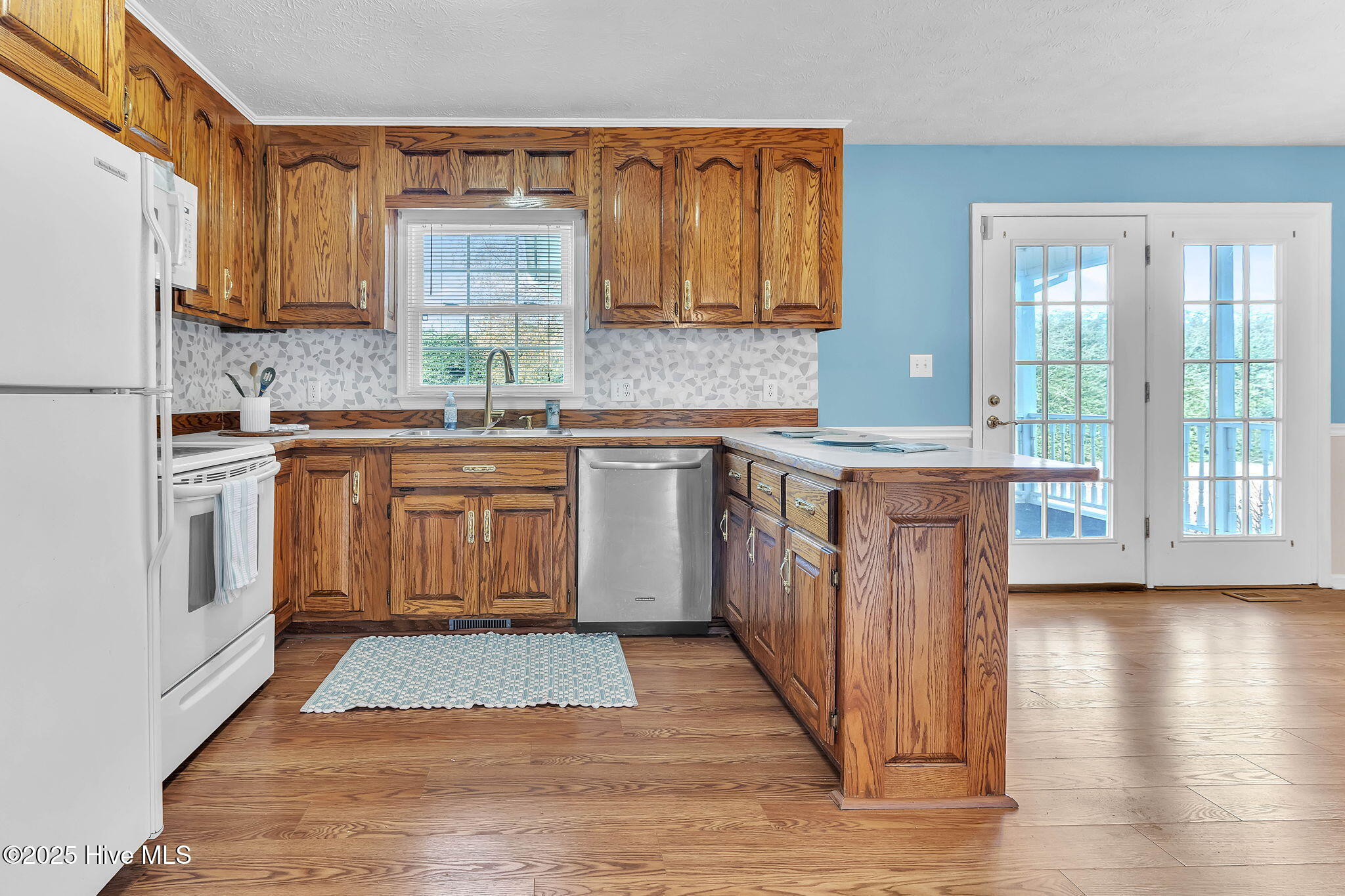 100546241 | Photo 11