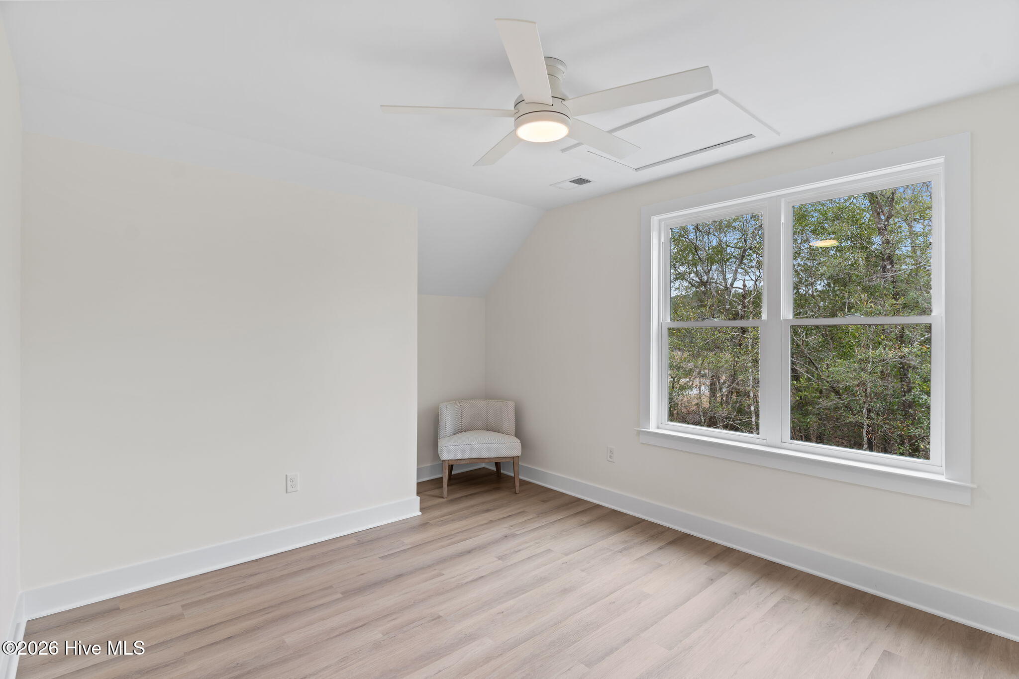 100558259 | Photo 31