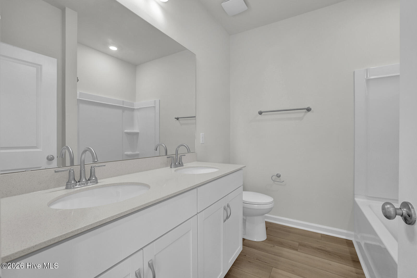 100538172 | Photo 26