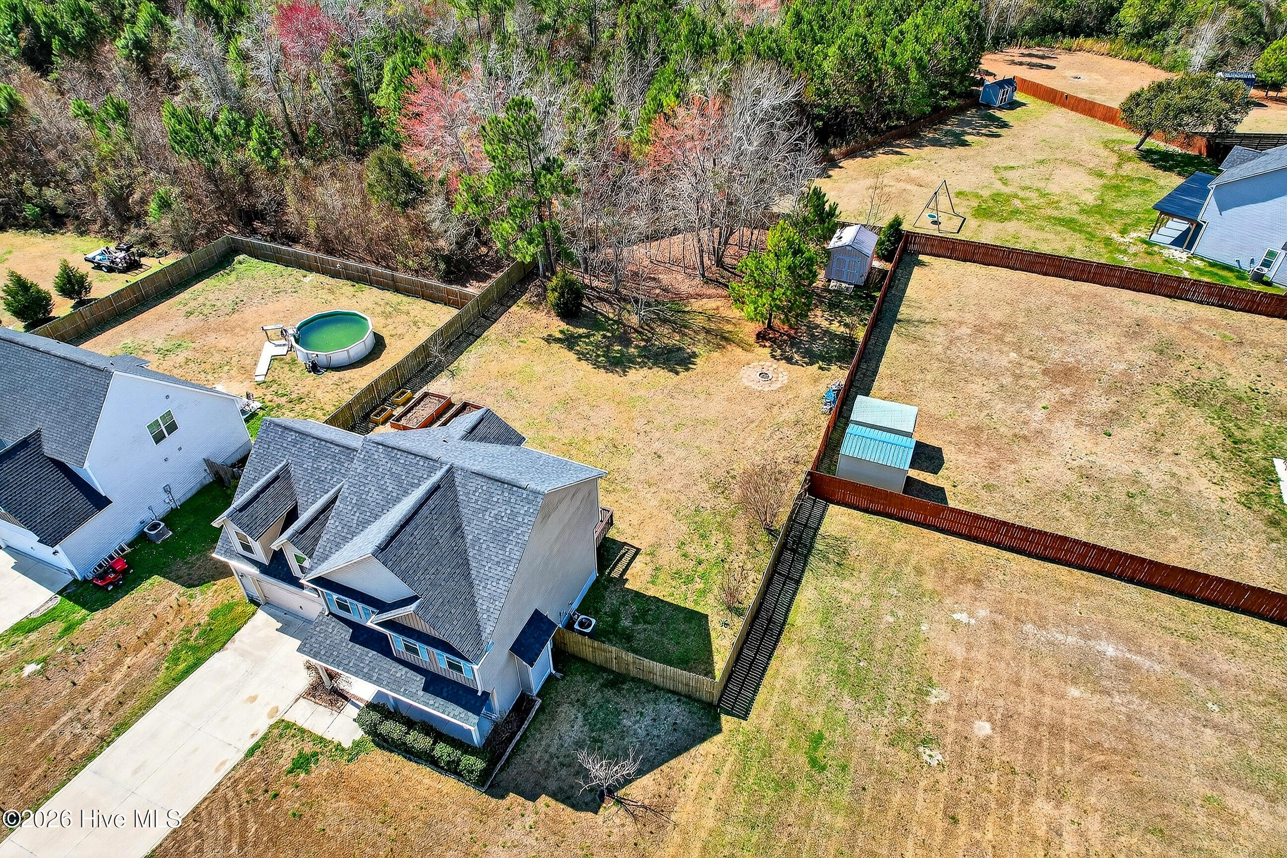 100564735 | Photo 35