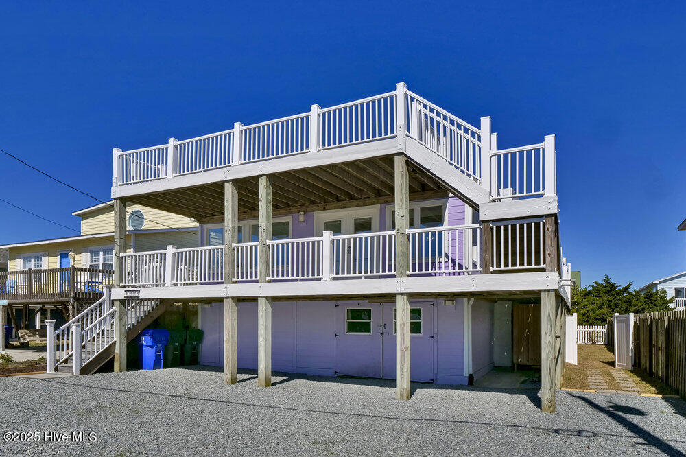 100533445 | Photo 43