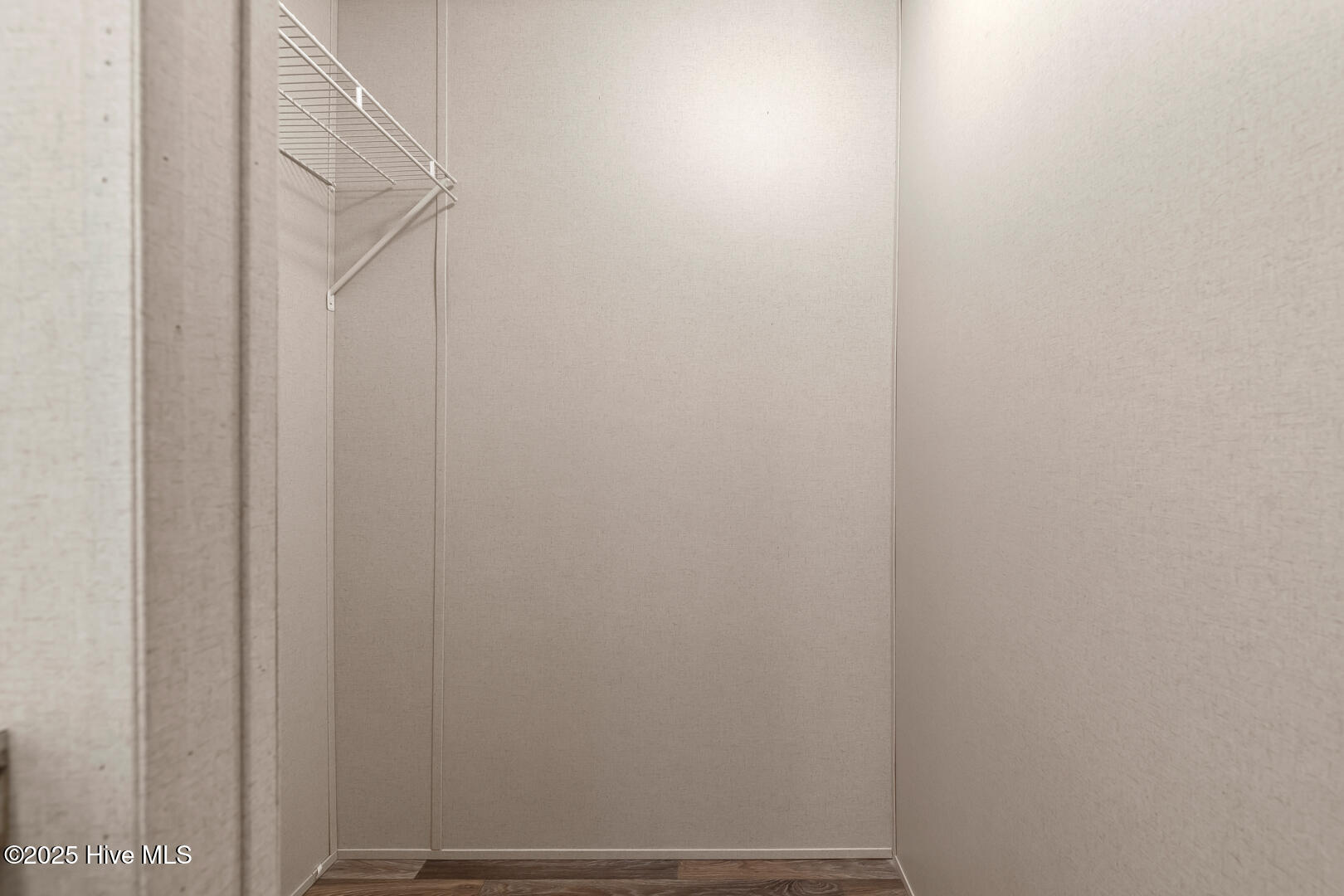 100533118 | Photo 21