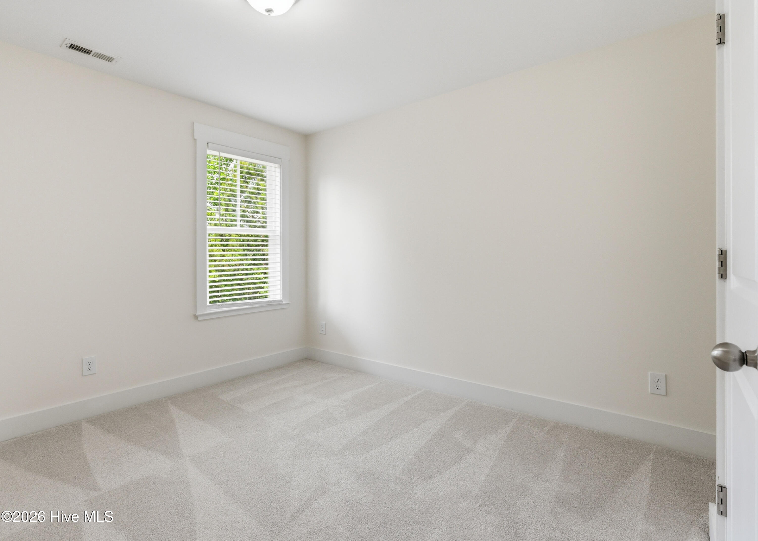 100570577 | Photo 26