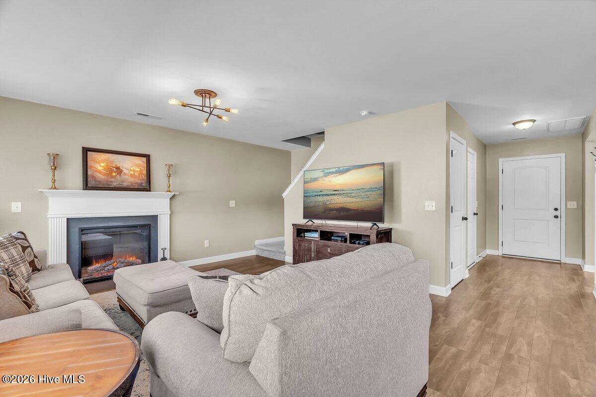 100558993 | Photo 16