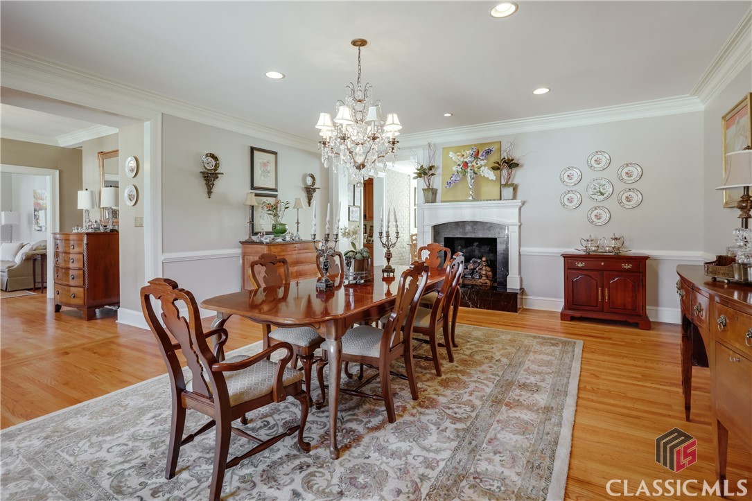 577 Cloverhurst Avenue W