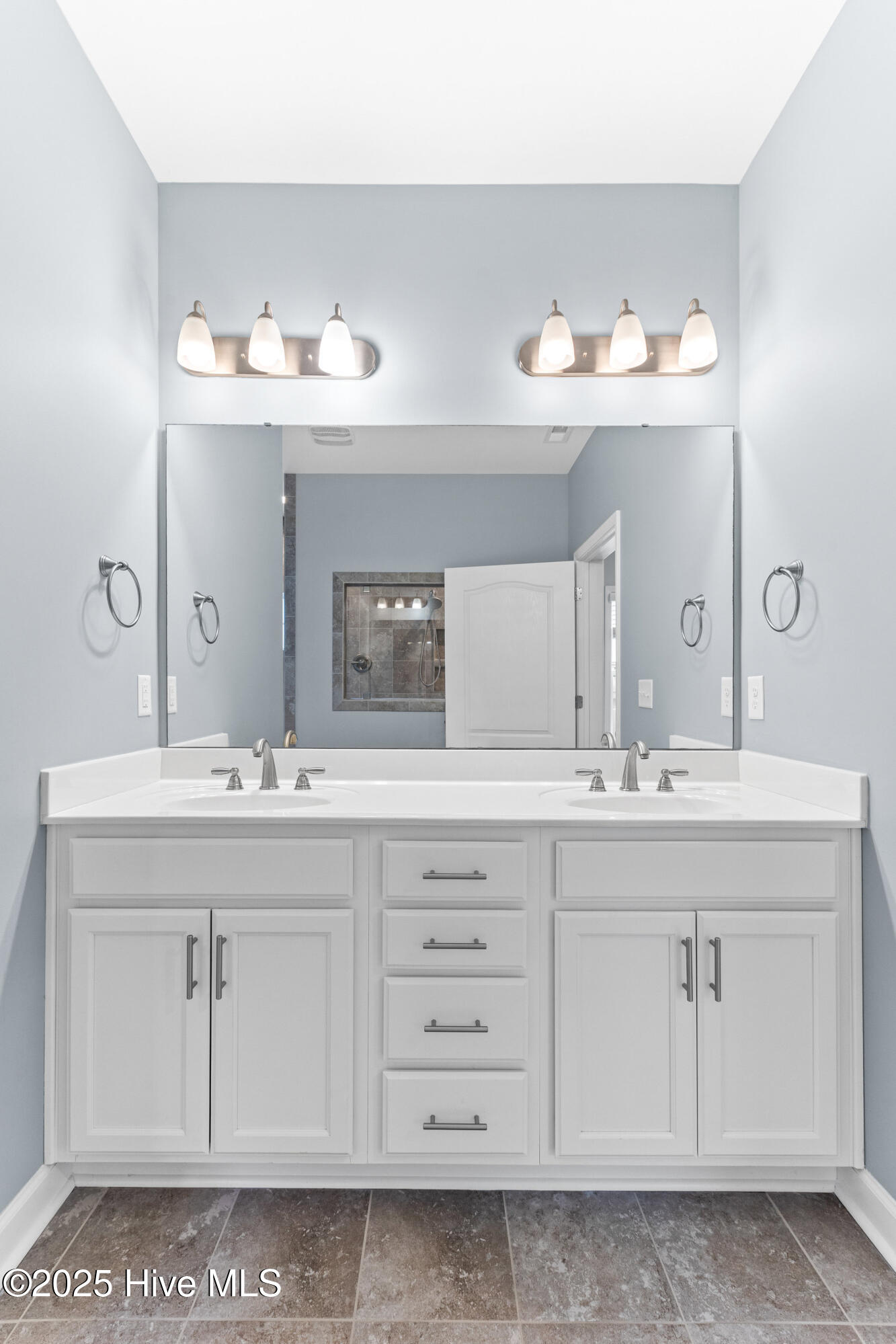 100538755 | Photo 29