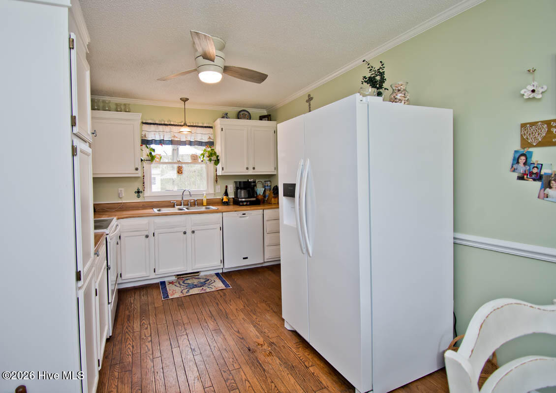 915 Sunset Boulevard,Newport
