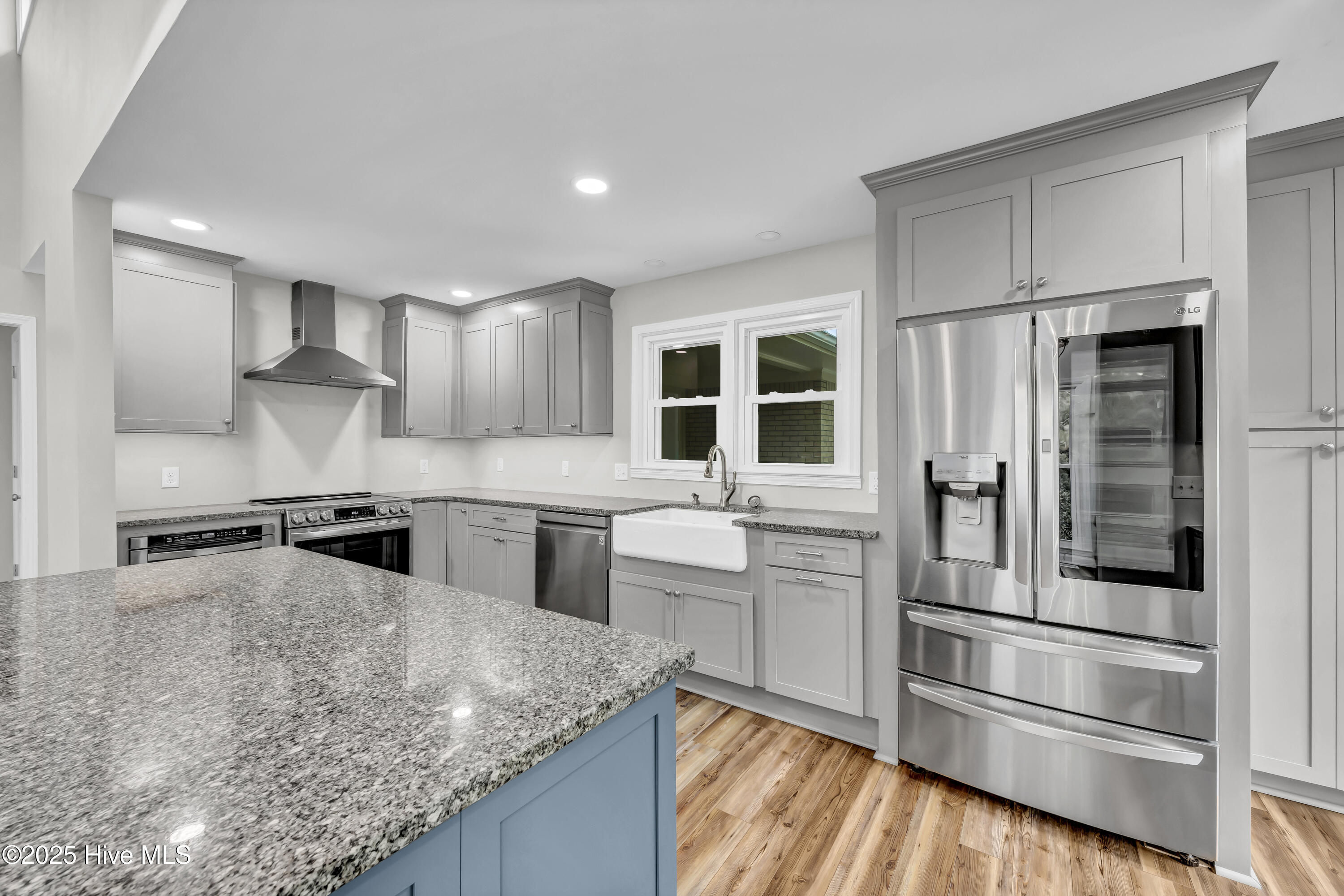 100533138 | Photo 13