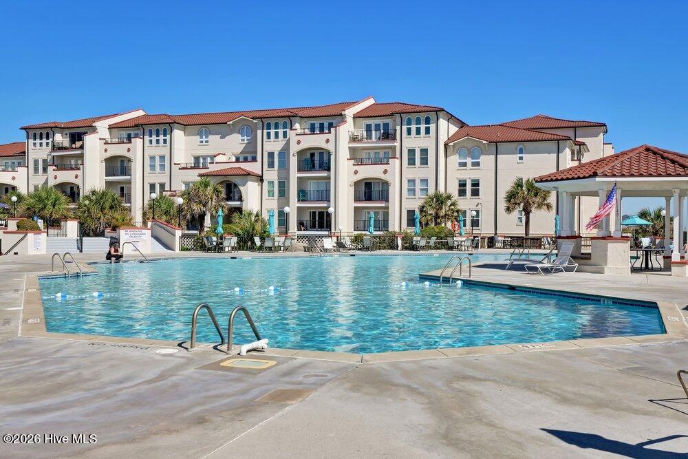 100569395 | Photo 36