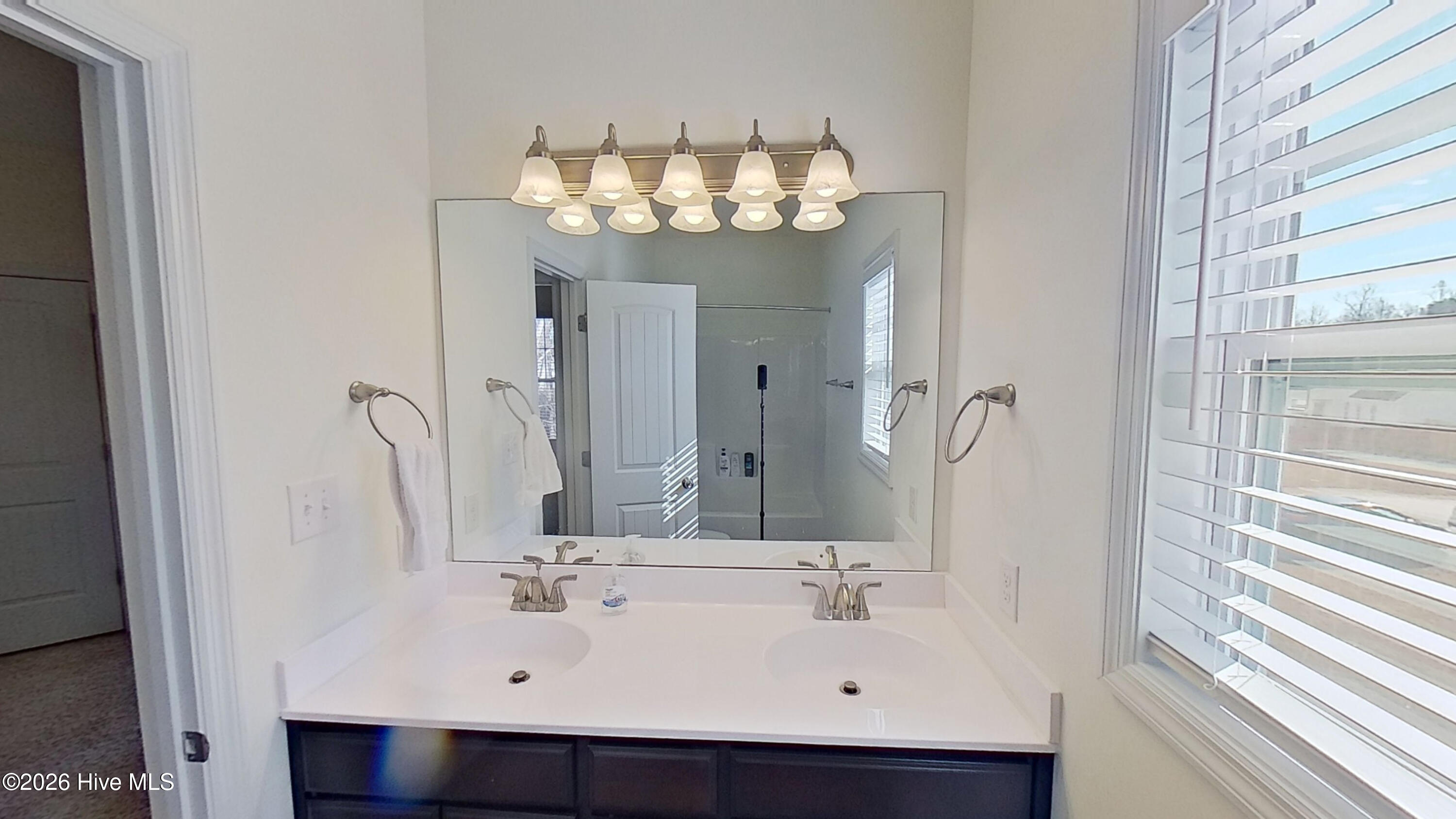 100567231 | Photo 21