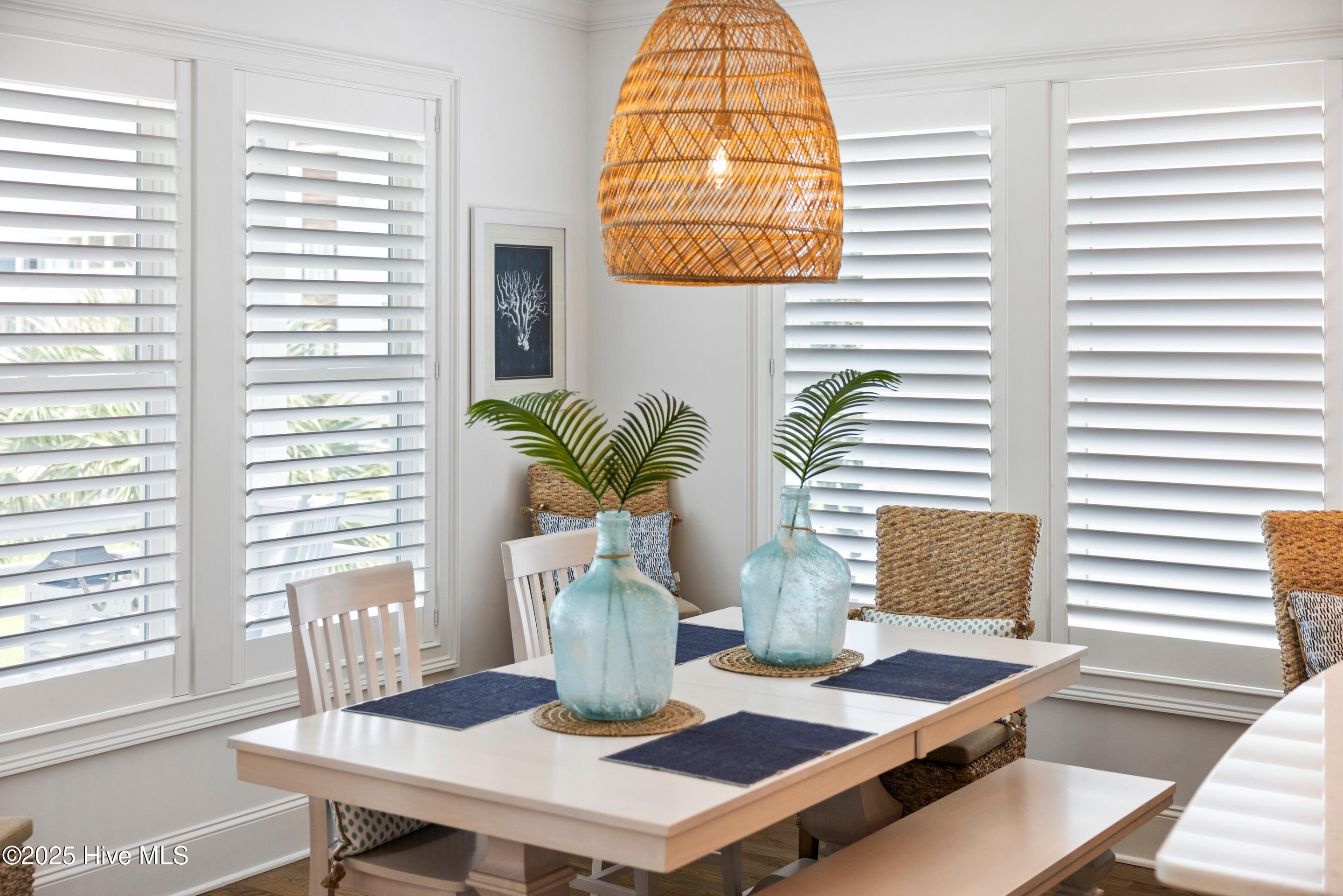 100532410 | Photo 18