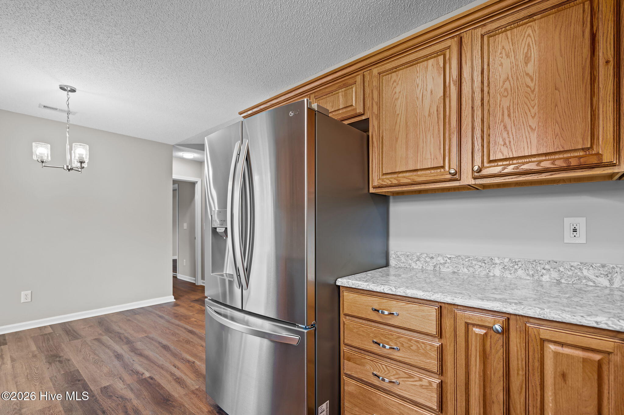 100548271 | Photo 16