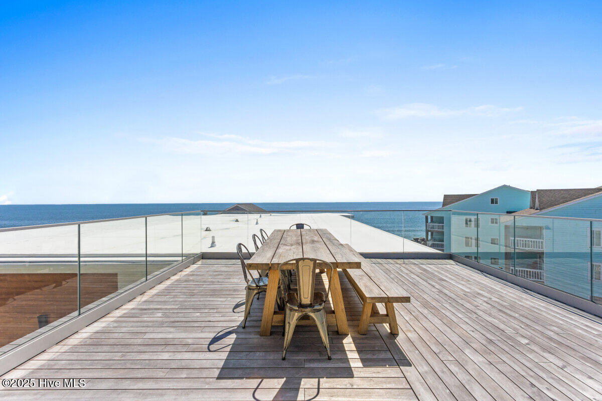 100503115 | Photo 24