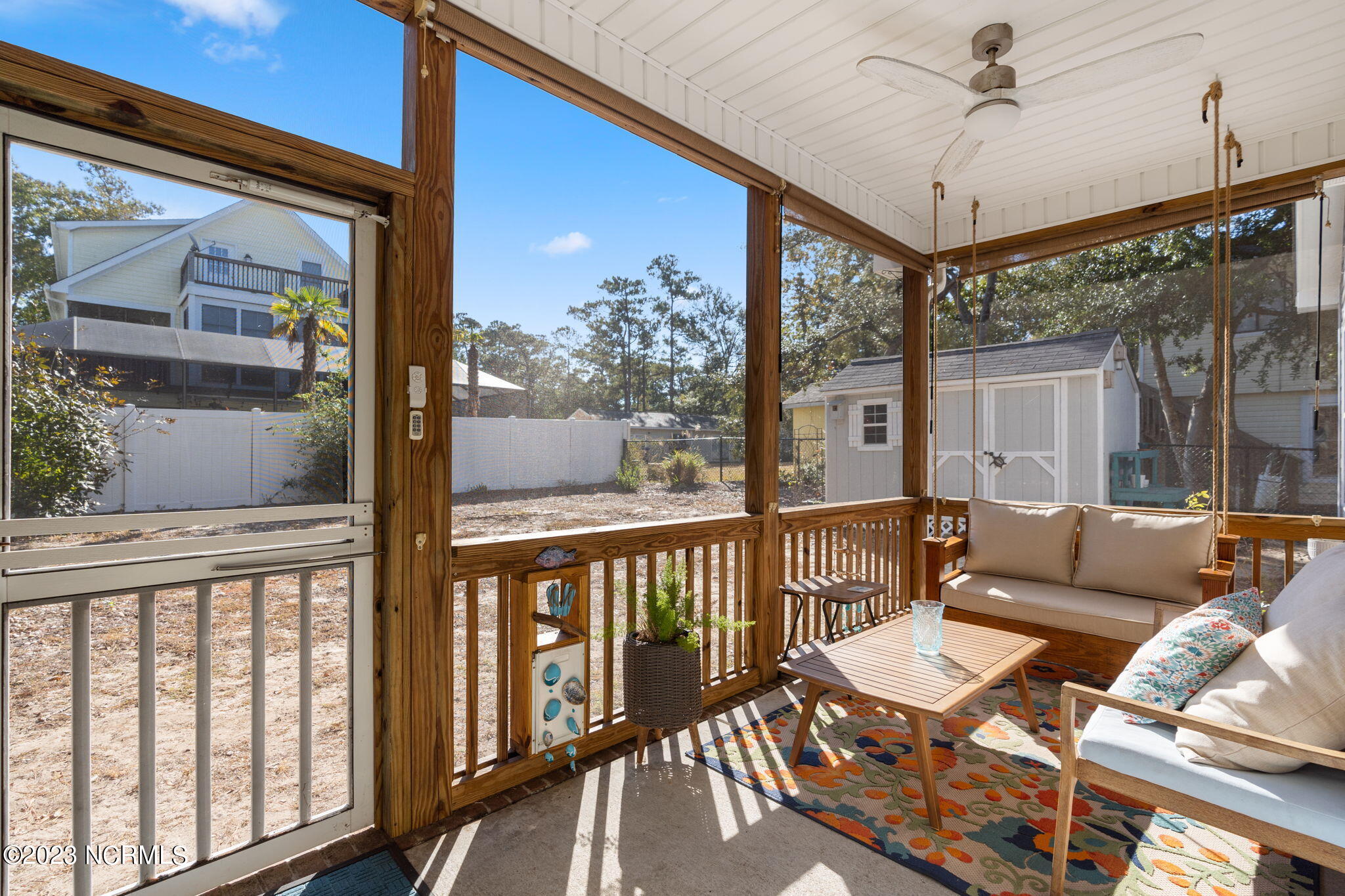 100568297 | Photo 27