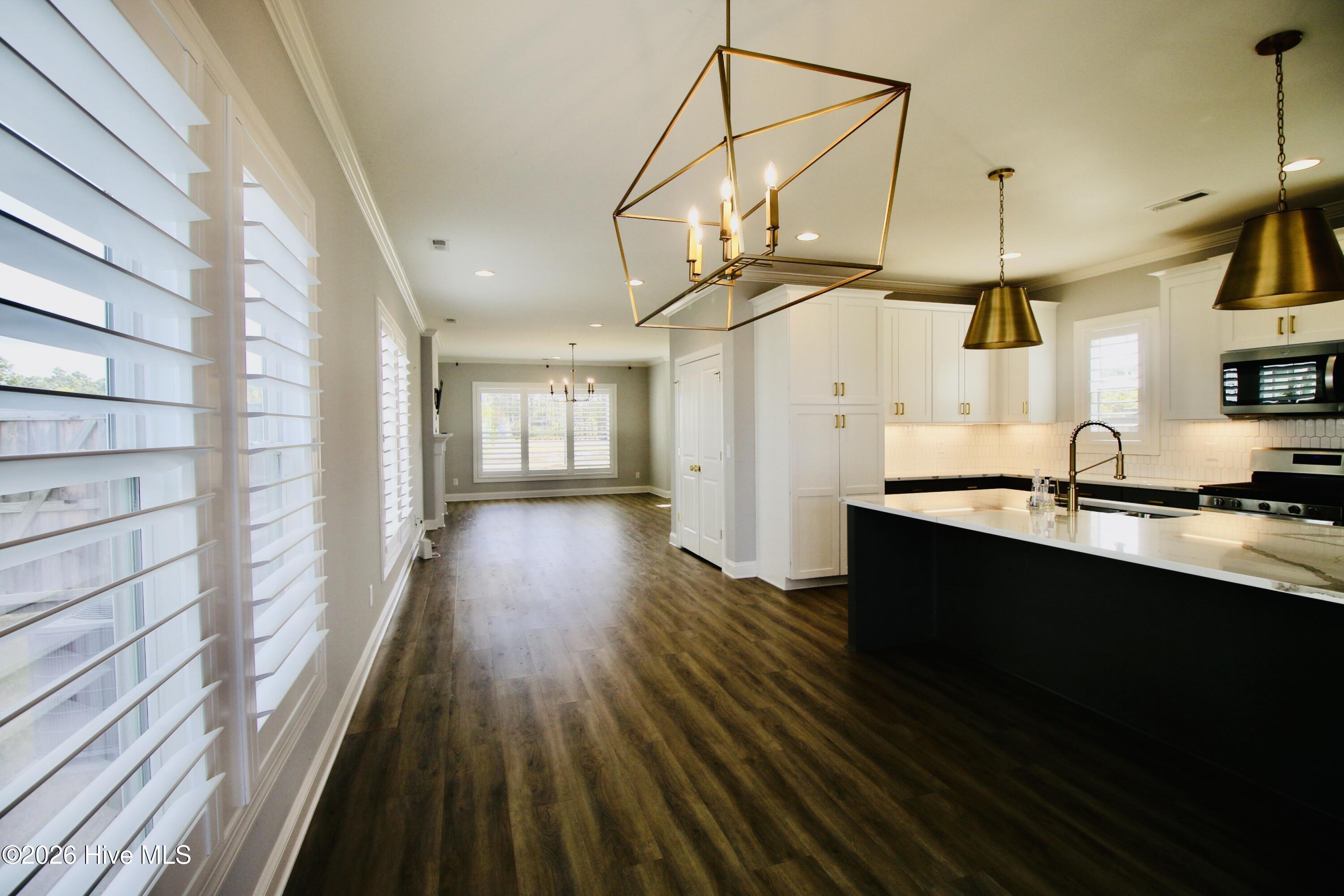 100565697 | Photo 15