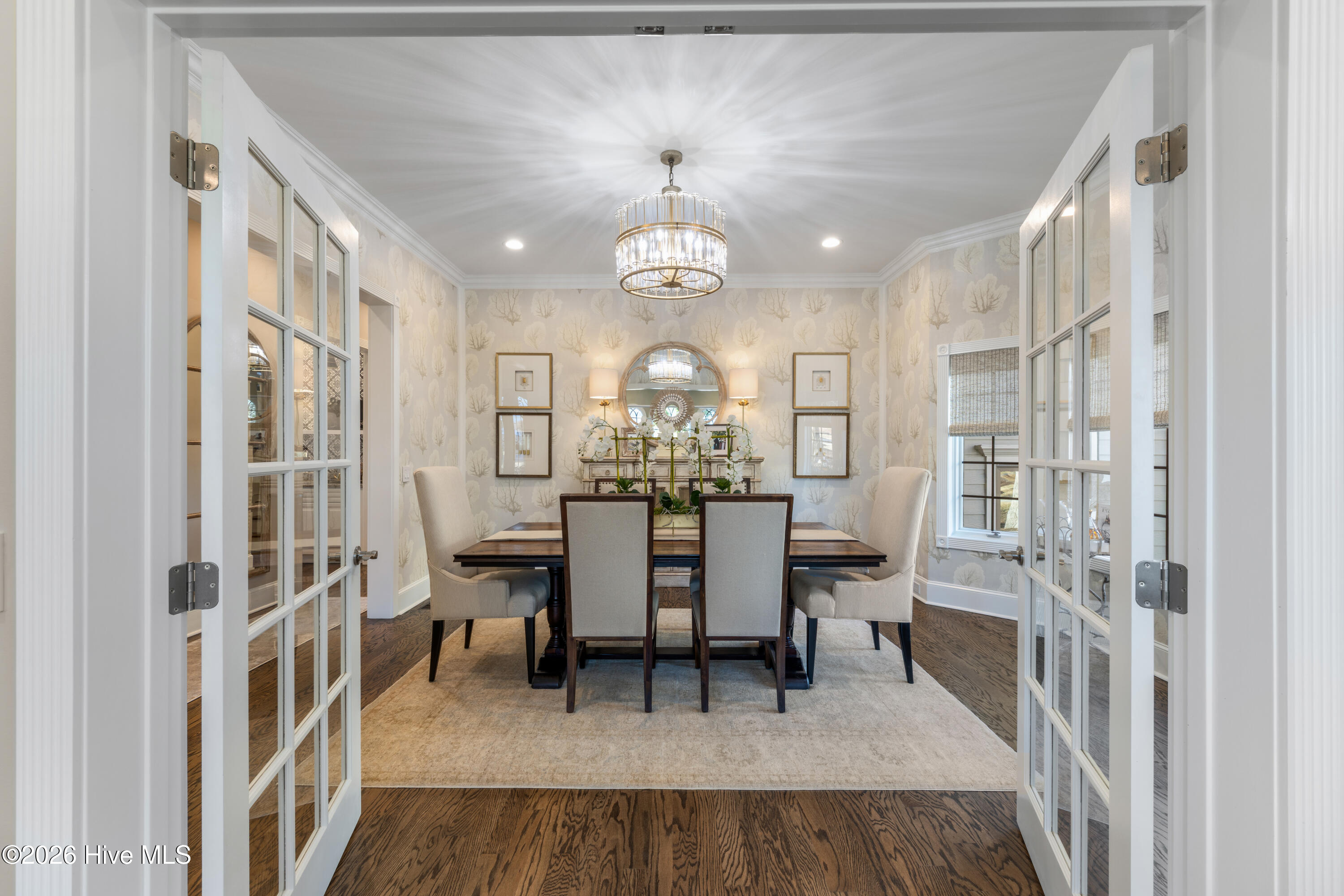 100549832 | Photo 11